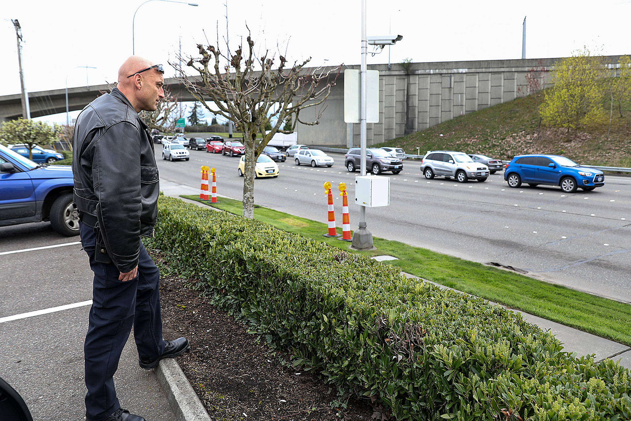 It wasn’t difficult for Lynnwood Police Department Sgt. Jason Valentine to find drivers holding cell phones during the city’s distracted driving campaign held earlier this month. (Lizz Giordano / The Herald)