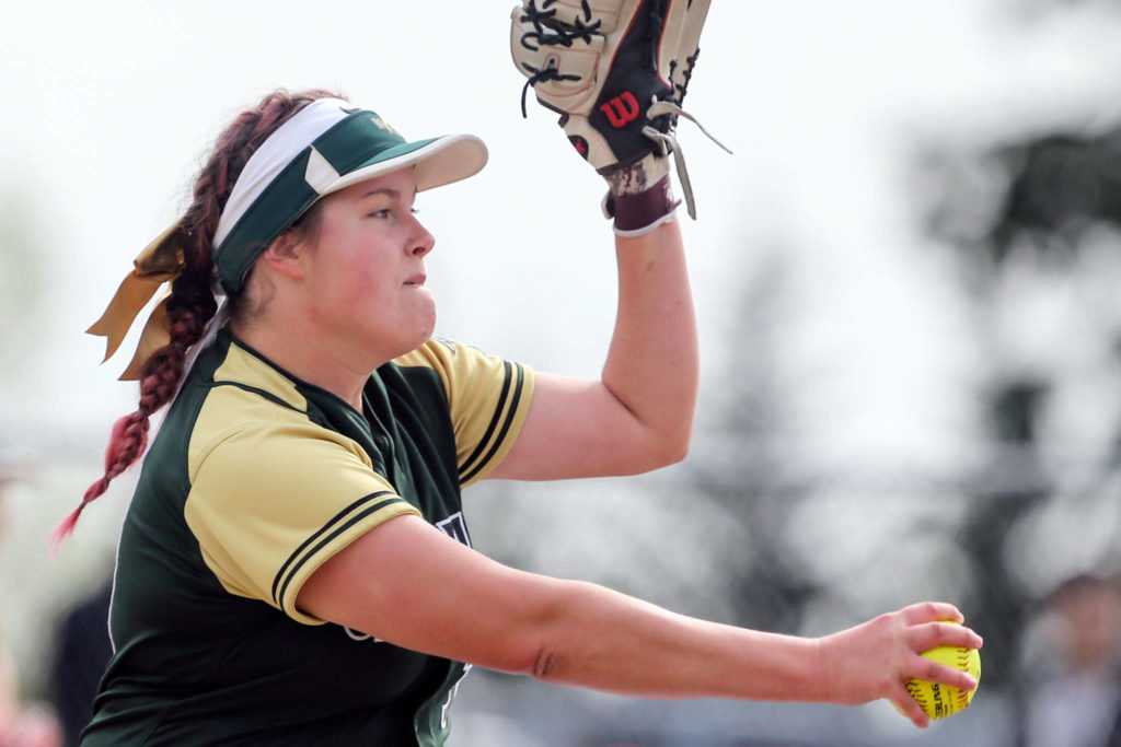 Marysville Getchell’s Brionna Palm throws a pitch against Marysville Pilchuck on April 26, 2019, at Marysville Getchell High School. (Kevin Clark / The Herald)
