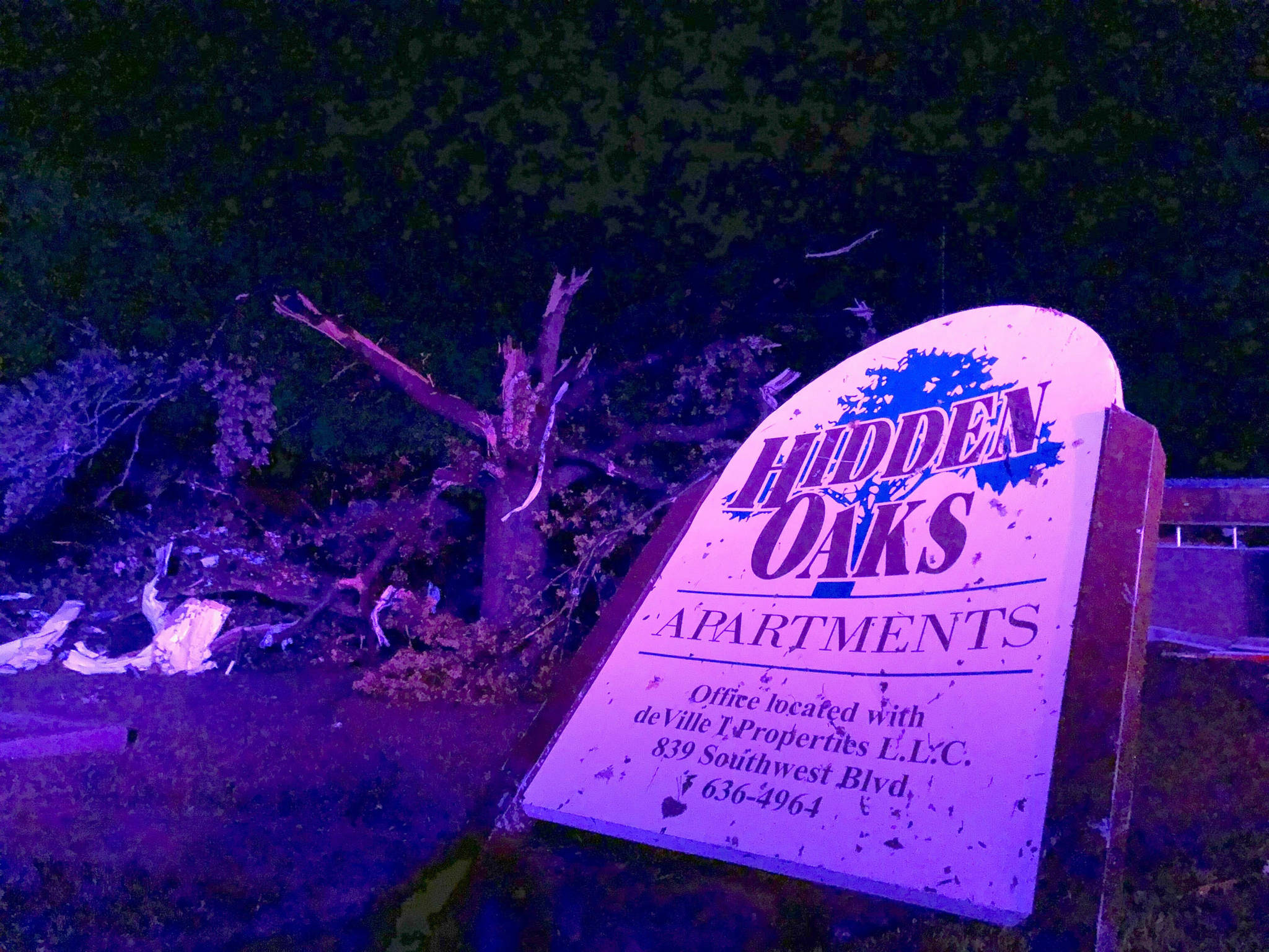 3 dead, state capital battered as storms rake Missouri