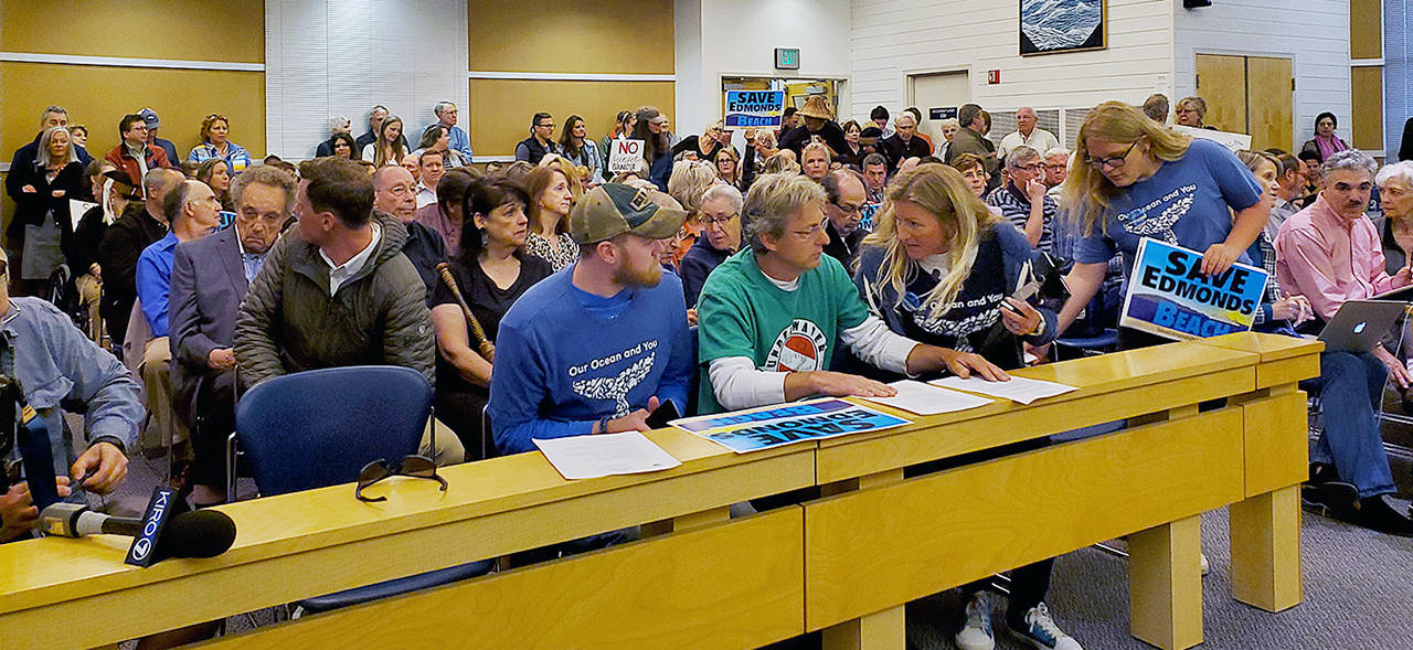 Opponents of the Waterfront Connector project packed the Edmonds City Council chamber Wednesday night. (Ian Davis-Leonard / The Herald)