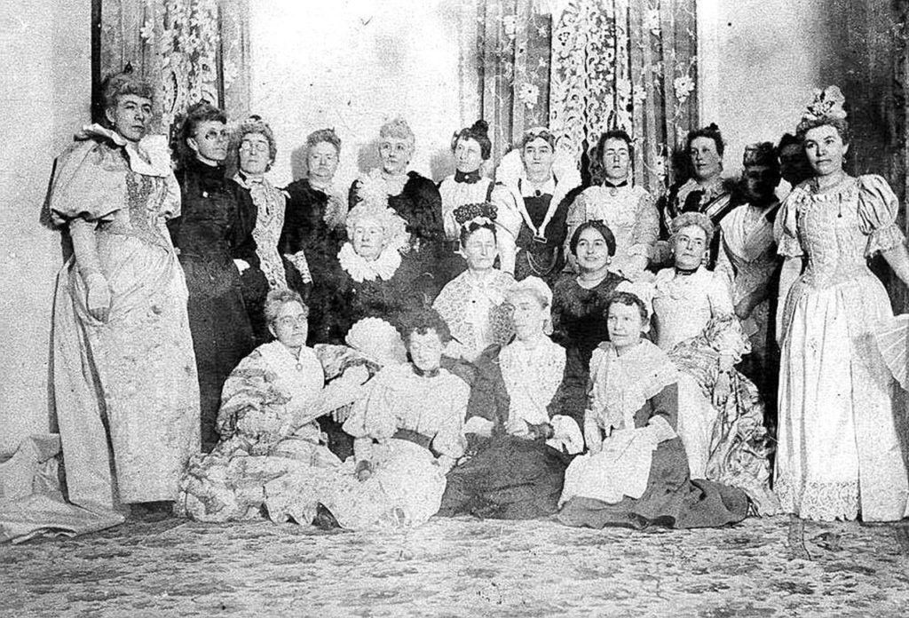 The Everett Woman’s Book Club, a group that founded the city’s library, in 1895. (Everett Public Library)
