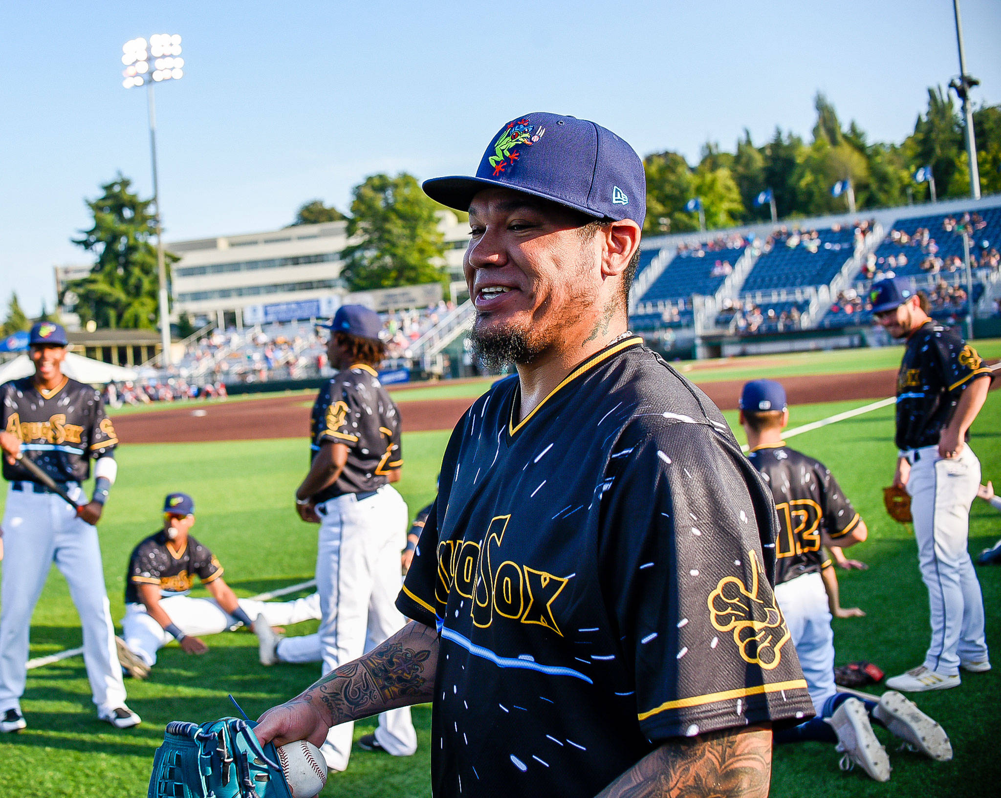 Seattle Mariners pitcher Felix Hernandez gets ready for a rehab start with the Everett AquaSox on Aug. 2, 2019, at Funko Field at Everett Memorial Stadium. (Dougal Brownlie / For The Herald)