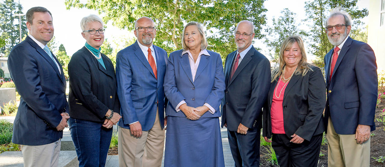 Edmonds City Council members (L-R) Mike Nelson, Diane Buckshnis, Dave Teitzel, Kristiana Johnson, Neil Tibbott, Adrienne Fraley-Monillas and Thomas Mesaros. (City of Edmonds)