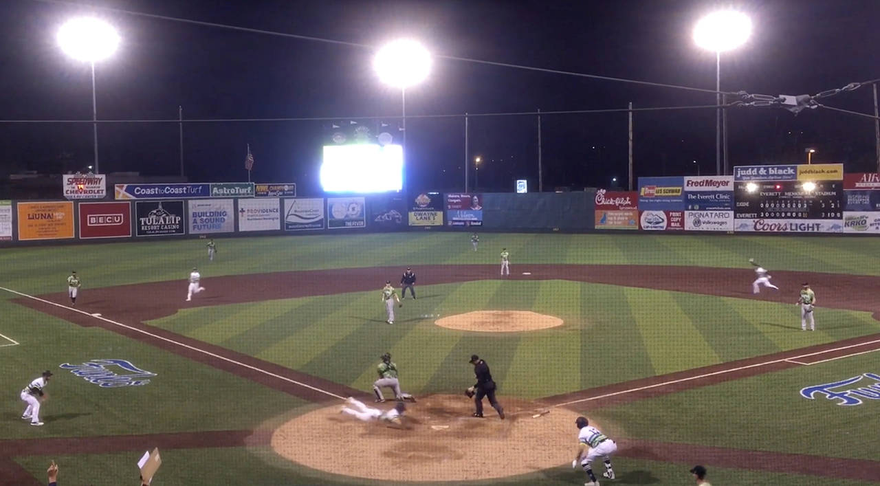 Cesar Izturis Jr. hit a walk-off, pinch-hit RBI single to lift the AquaSox to a 4-3 win over the Eugene Emeralds on Friday night at Funko Field. (Josh Horton / The Herald)