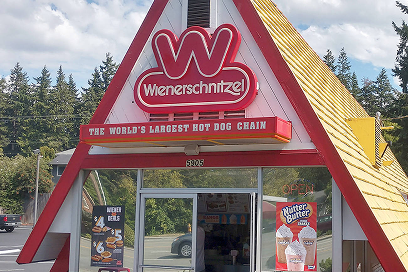 Wienerschnitzel: Still a hot dog of an Everett landmark