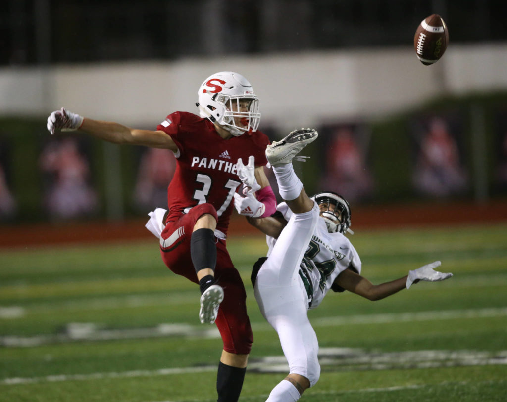 Shorecrest beat Snohomish 36-35 at Veterans Stadium at Snohomish High School on Friday, Oct. 4, 2019 in Snohomish, Wash. (Andy Bronson / The Herald)
Shorecrest beat Snohomish 36-35 at Veterans Stadium at Snohomish High School on Friday, Oct. 4, 2019 in Snohomish, Wash. (Andy Bronson / The Herald)
