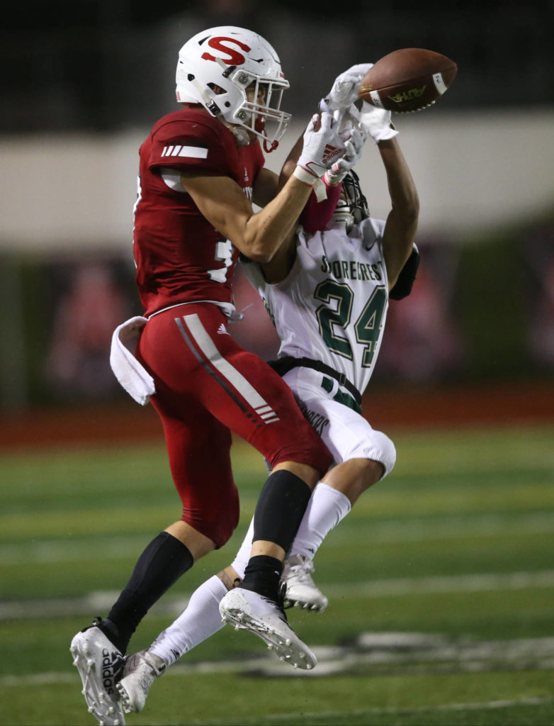 Shorecrest’s Zane Morga-Baisac breaks up a pass intended for Snohomish’s Jacob Brandvold. Shorecrest beat Snohomish 36-35 at Veterans Stadium at Snohomish High School on Friday, Oct. 4, 2019 in Snohomish, Wash. (Andy Bronson / The Herald)
