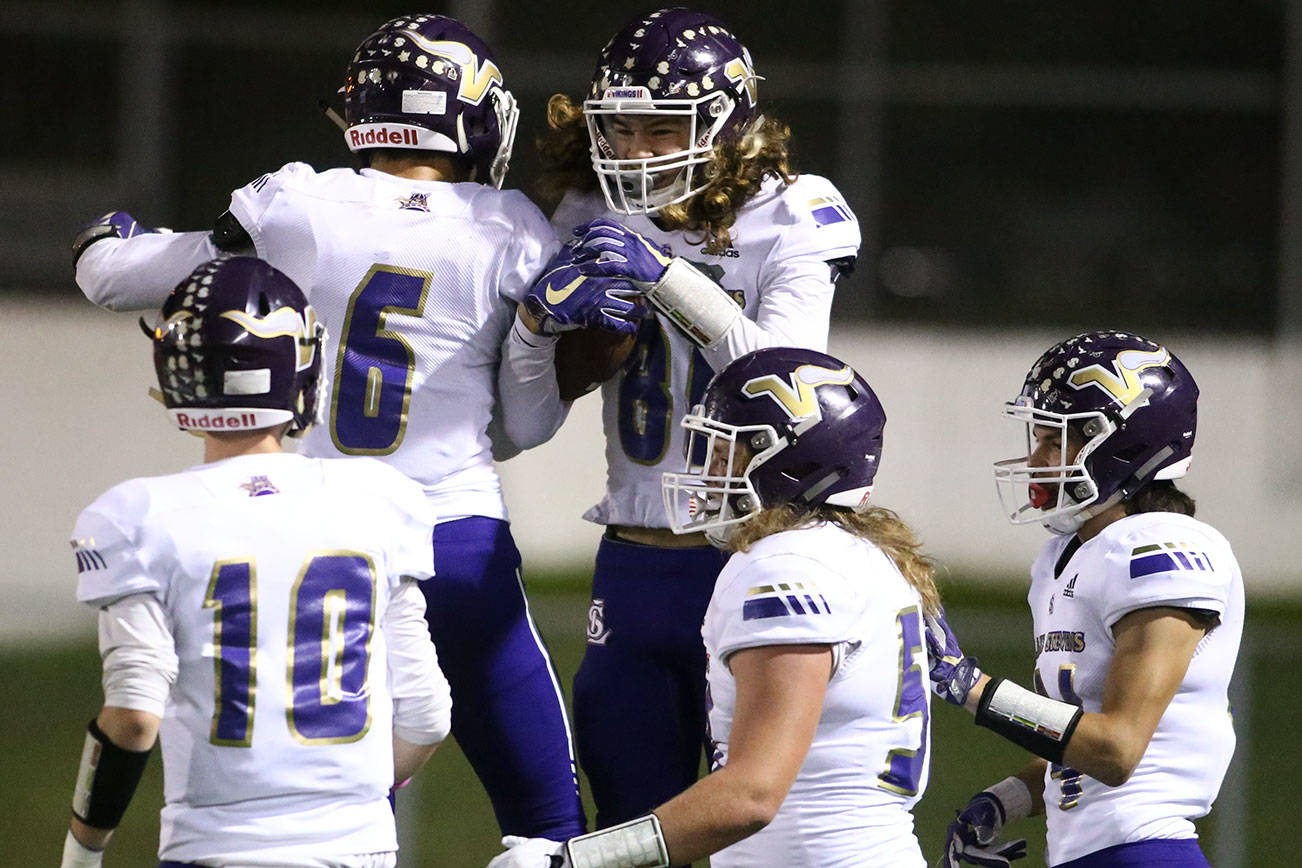 Top-ranked Lake Stevens overwhelms Glacier Peak