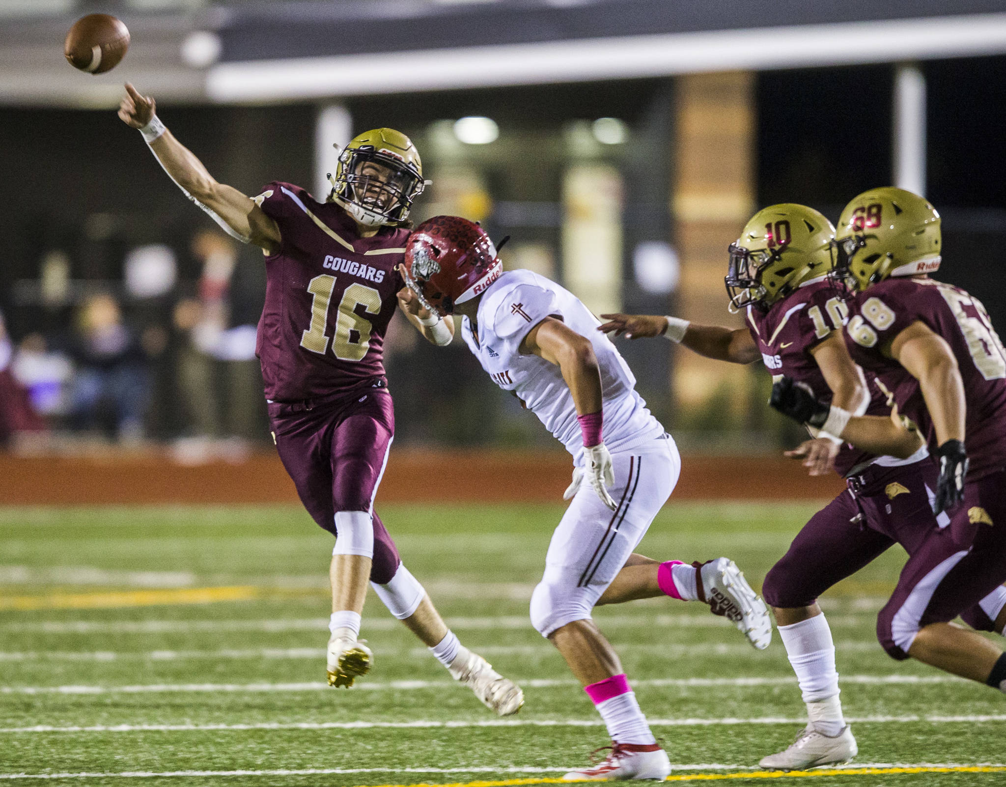 Dual-threat quarterback Jared Taylor led 10th-ranked Lakewood to a 35-27 win over third-ranked Archbishop Murphy in a pivotal Northwest 2A Sky Division showdown Friday night. (Olivia Vanni / The Herald)