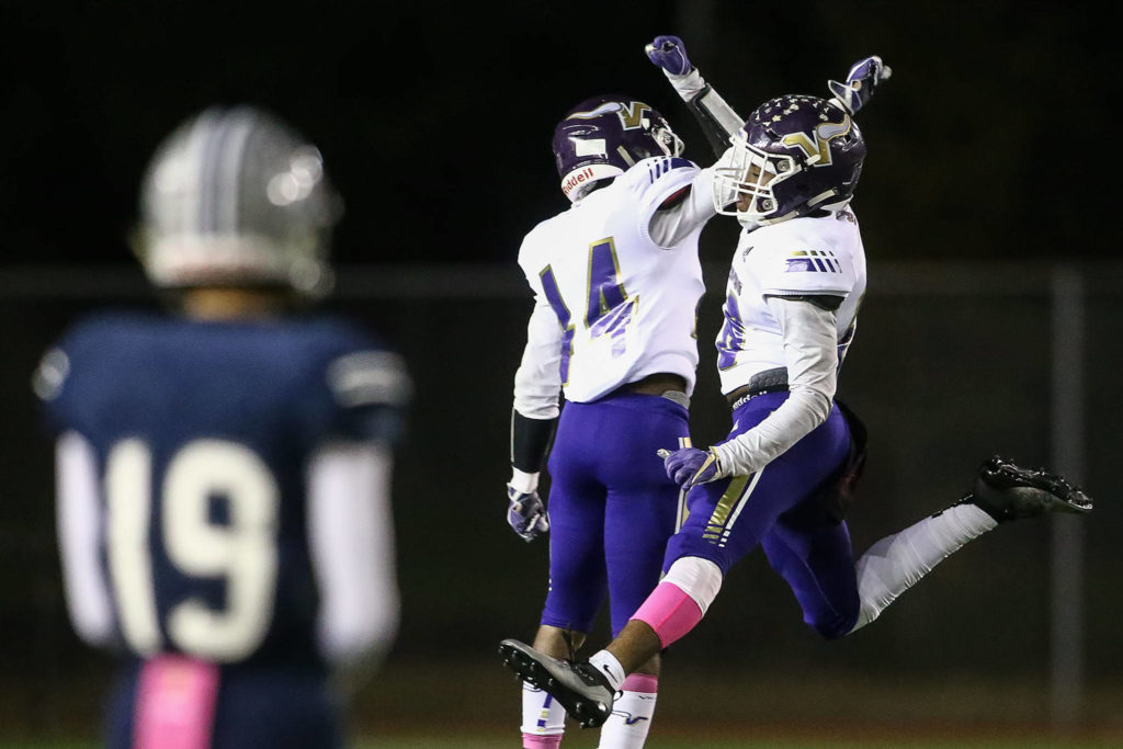 The top-ranked Vikings rolled past Glacier Peak for their 42nd consecutive Wesco 4A victory. (Kevin Clark / The Herald)
