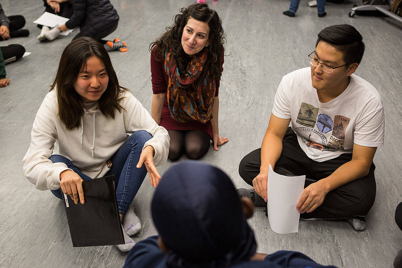 Elders, UW students learn from each other at Edmonds center