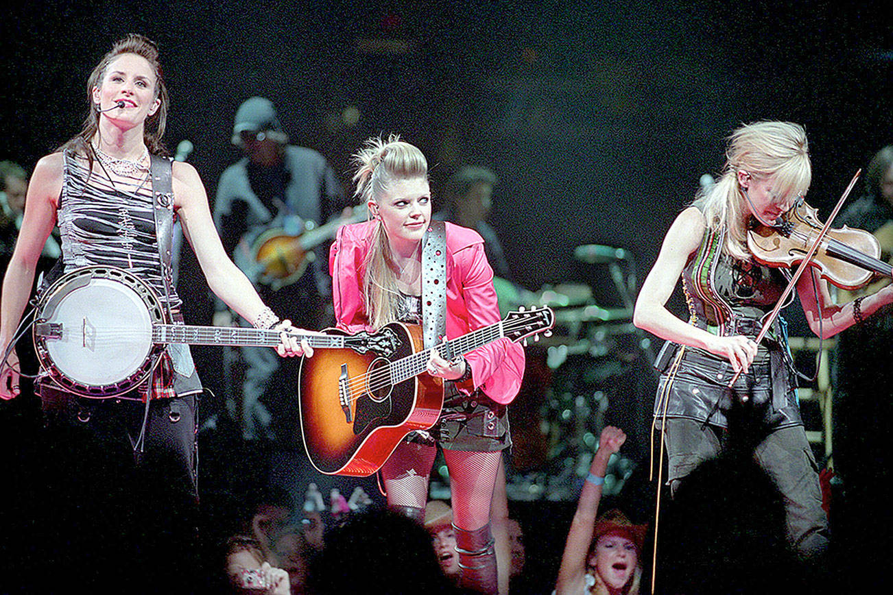 He's still stunned by how country music 'buried' Dixie Chicks |  HeraldNet.com, image size:1302x868