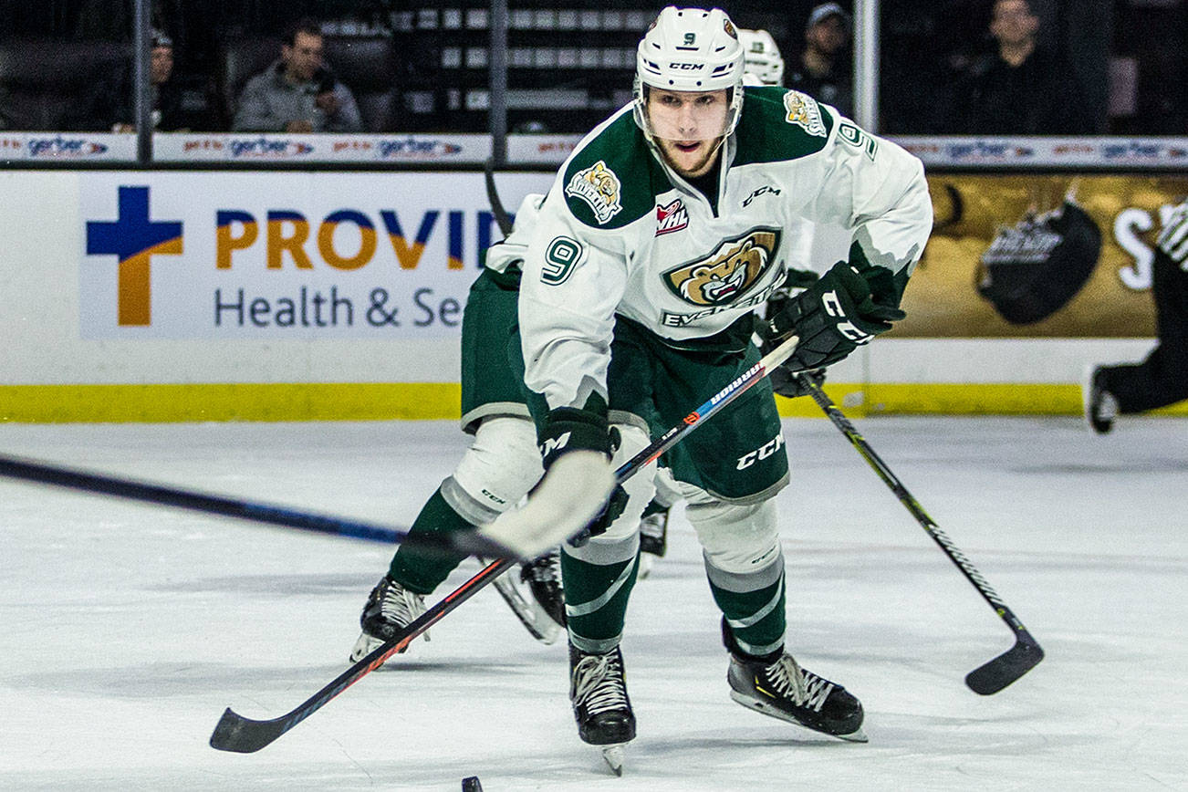 Silvertips’ Dawson Butt skates with the puck during the game on Sunday, Jan. 6, 2019 in Everett, Wa. (Olivia Vanni / The Herald)
