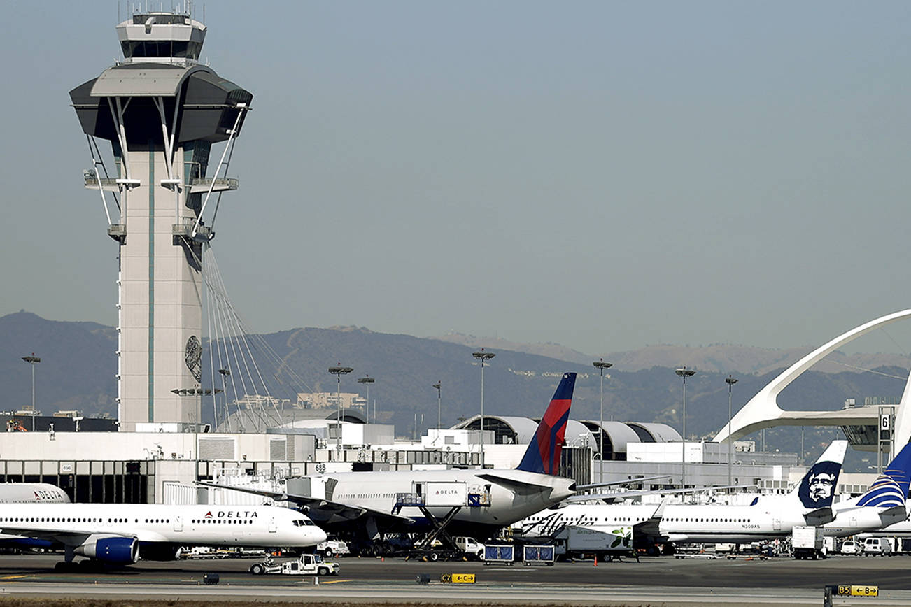Philippine Airlines Boeing 777 makes emergency landing at LAX