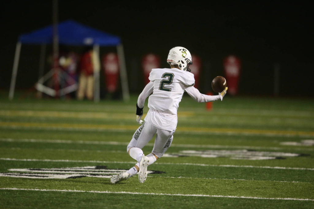 Shorecrest’s Desmond Fox bibles the ball but hauls in the pass as Shorecrest beat Snohomish 36-35 at Veterans Stadium at Snohomish High School on Friday, Oct. 4, 2019 in Snohomish, Wash. (Andy Bronson / The Herald)
