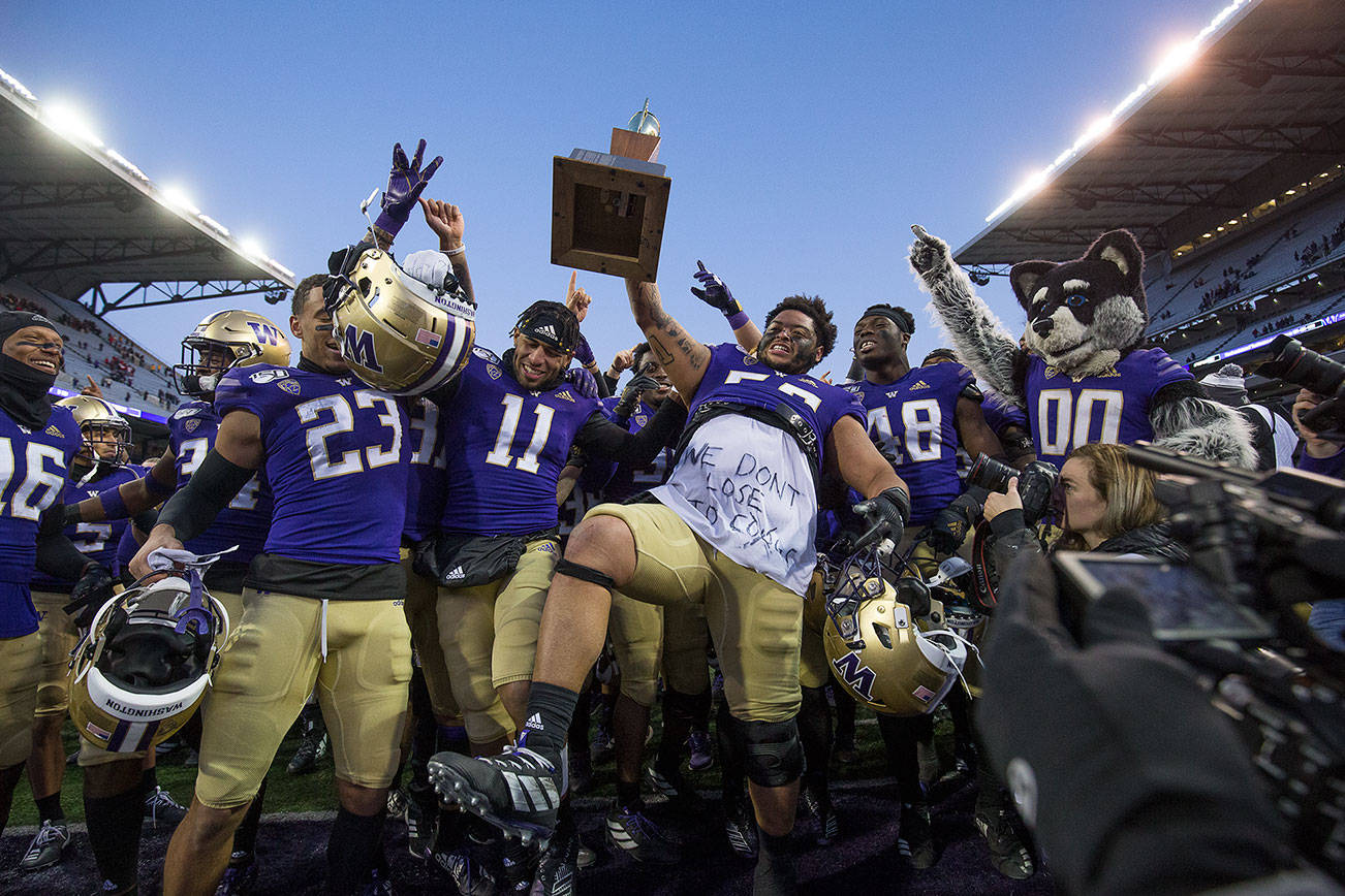 UW makes it 7 straight Apple Cup wins