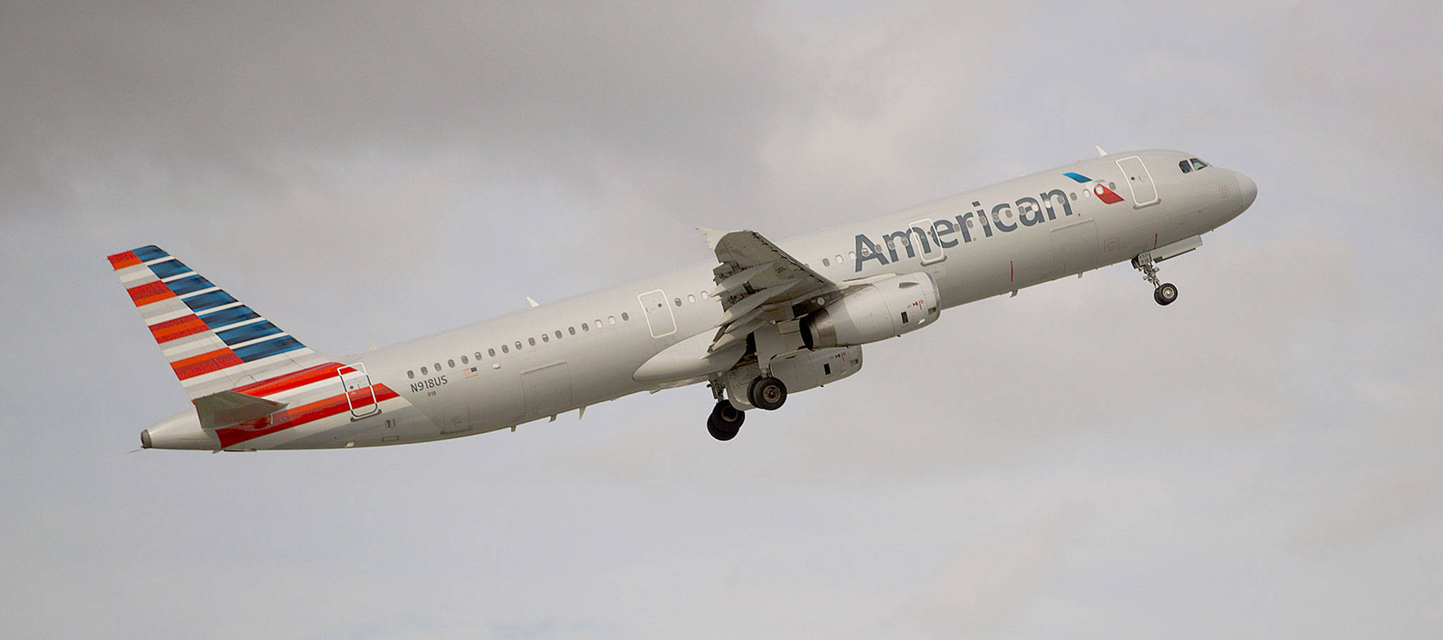 An American Airlines Airbus A321 takes off from Fort Lauderdale–Hollywood International Airport in Fort Lauderdale, Florida. (AP Photo/Wilfredo Lee)