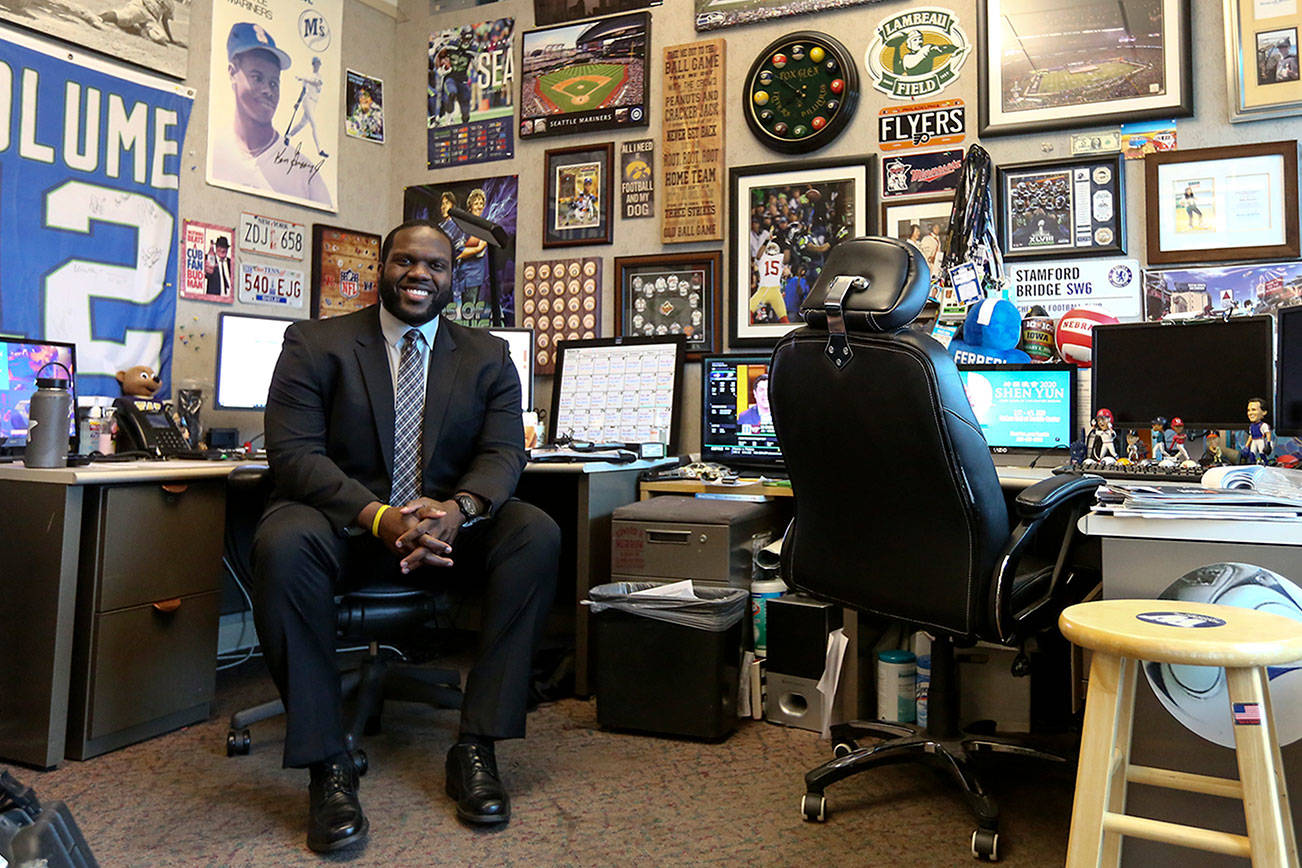 Cascade grad starring as KOMO 4 News’ weekend sports anchor