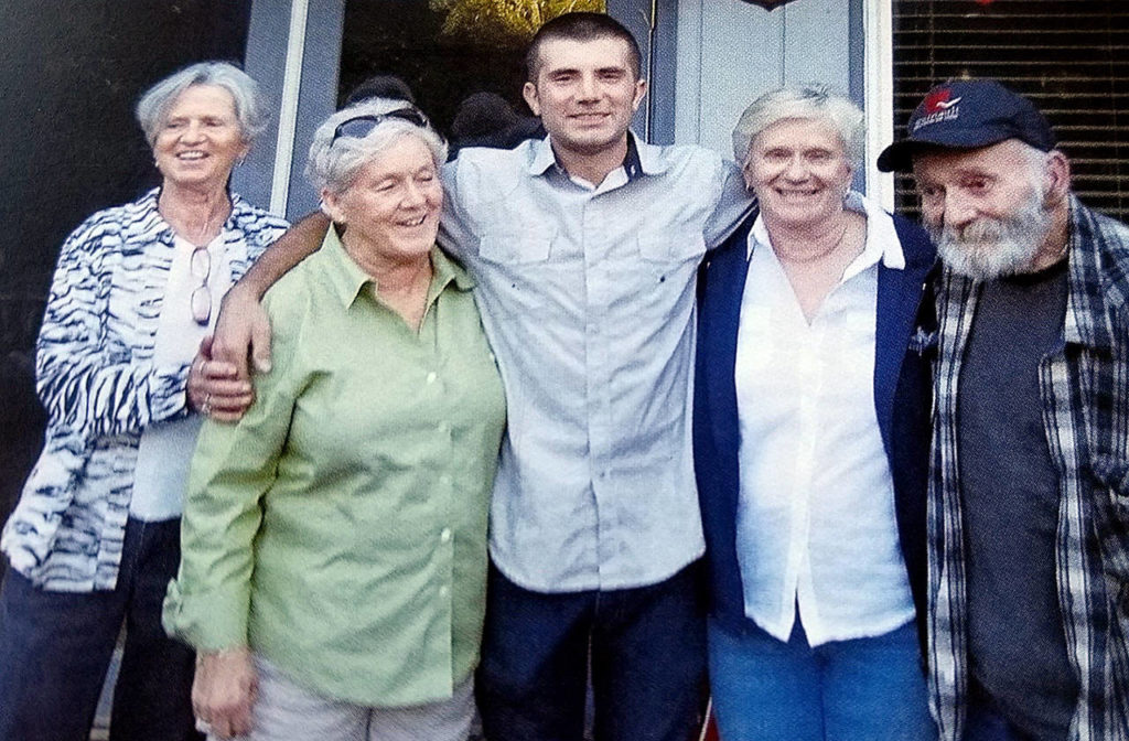 Tye Burley (center) with his family (Family photo)
