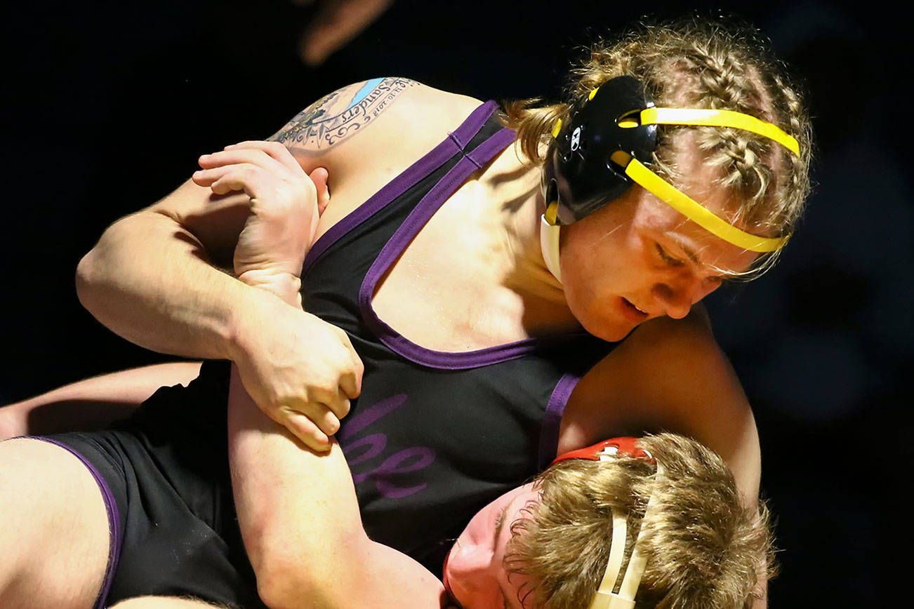 VIDEO: Lake Stevens wrestling outlasts young Spartans