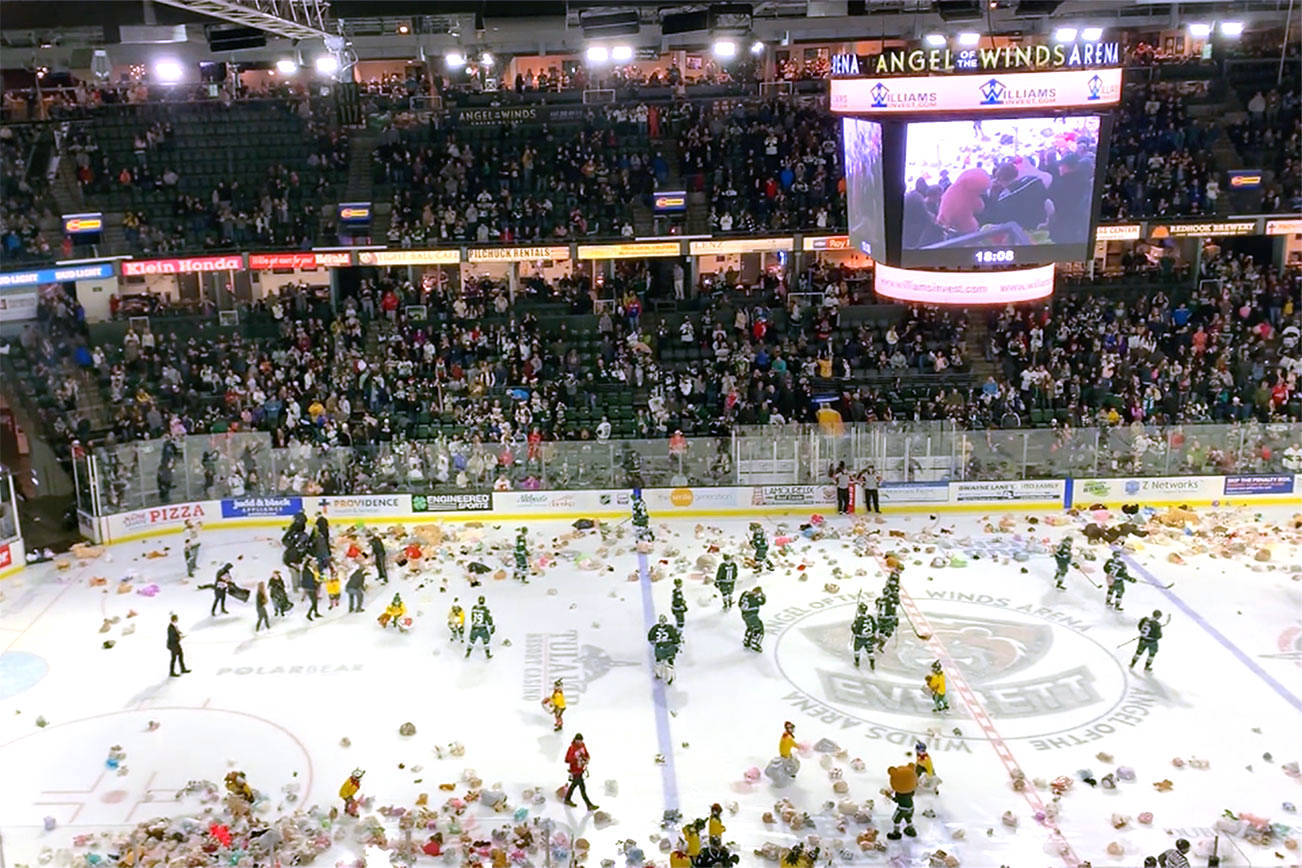 WATCH: Silvertips’ Kindopp scores the Teddy Bear Toss goal