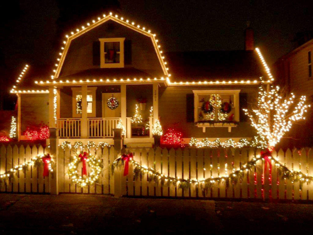 The lights at 2401 Chestnut St. in Everett claimed third place in the best decorated category of the Riverside Neighborhood Association’s 22nd annual holiday lighting contest. (Photo courtesy of Katrina Lindahl)

