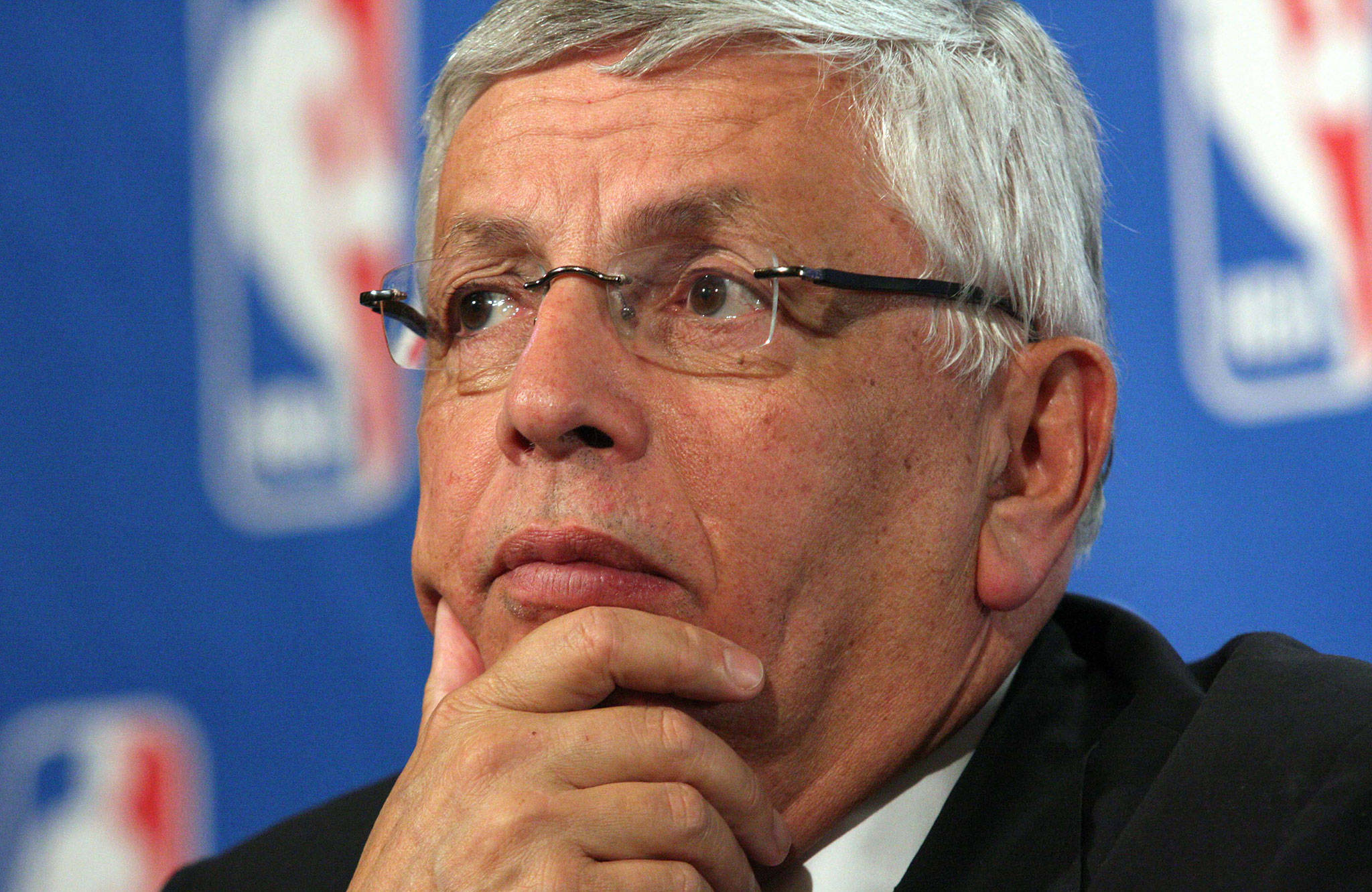 NBA commissioner David Stern pauses as he takes questions during a news conference after NBA owners approved the SuperSonics’ move to Oklahoma City on April 18, 2008, in New York. (AP Photo/Tina Fineberg)