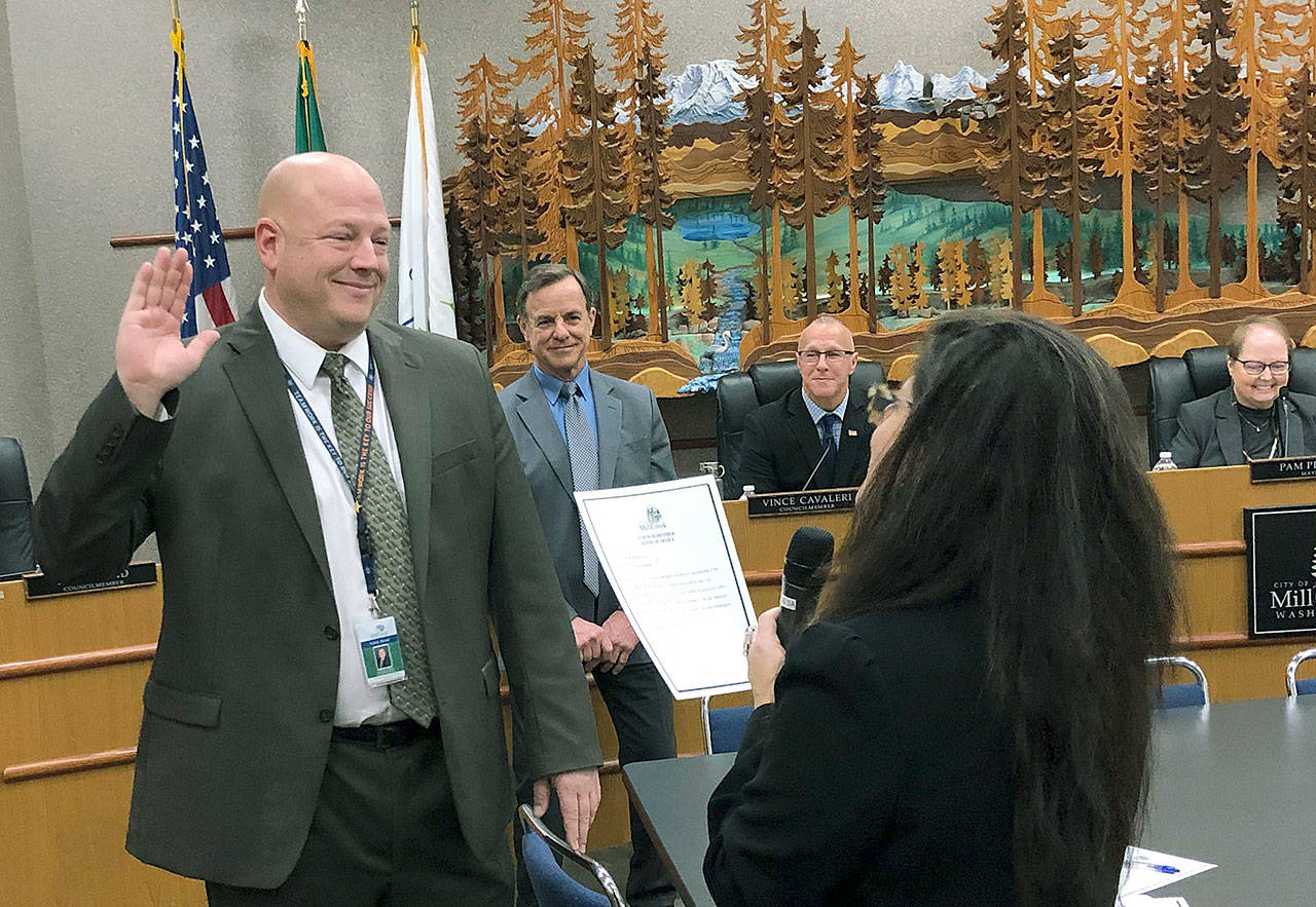 Mill Creek City Councilmember Mark Bond takes his oath of office Jan. 7. (Mill Creek)