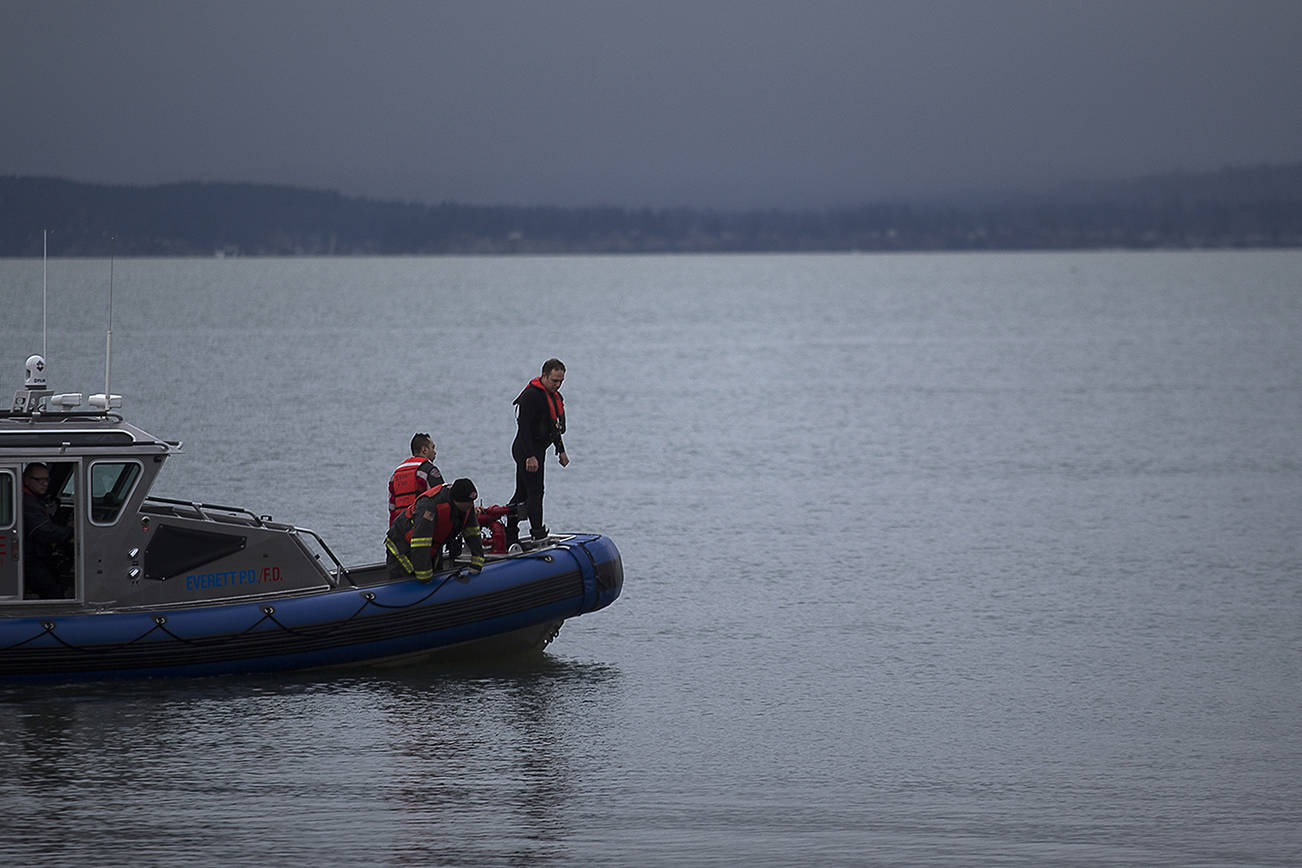 Hours after search suspended, body washes ashore in Mukilteo