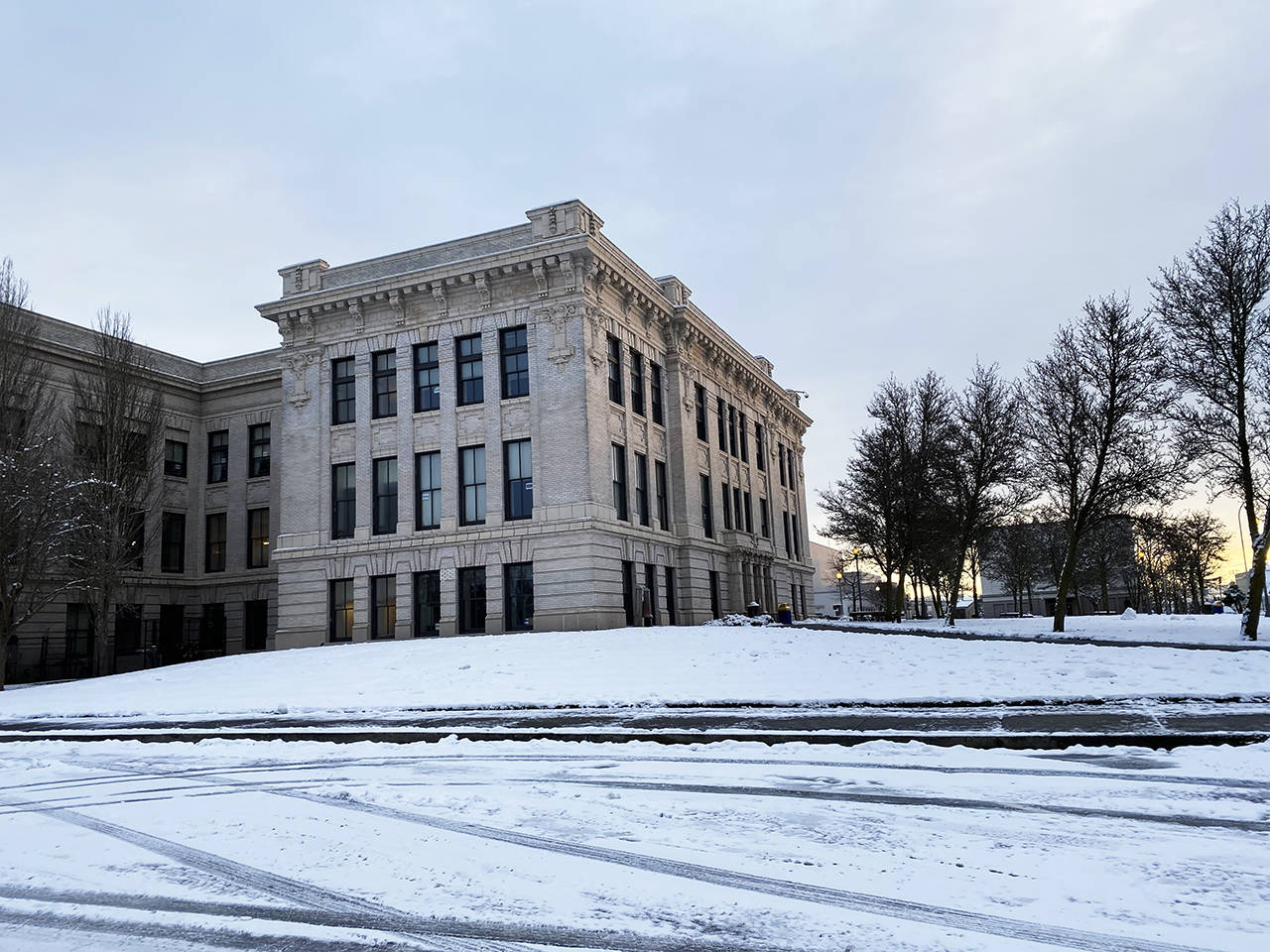 Everett High School on Wednesday morning. (Sue Misao / The Herald)