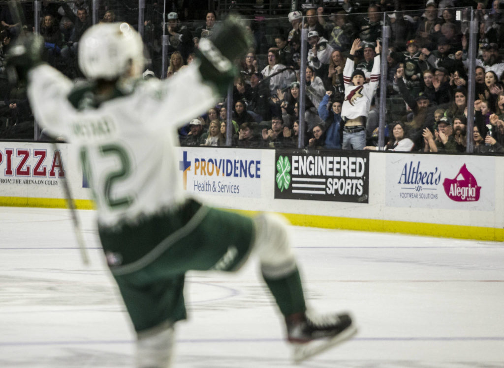 The crowd reacts with Everett Silvertips’ Cole Fonstad after he scores another goal during the game on Sunday, Jan. 26, 2020 in Everett, Wash. (Olivia Vanni / The Herald)
