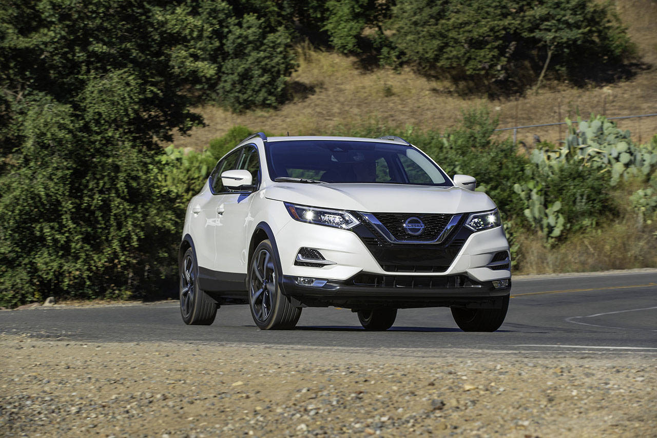 Styling revisions to the 2020 Nissan Rogue Sport include a new hood, new bumper and grille, and aggressive exterior lighting with LED signature daytime running lights. (Manufacturer photo)