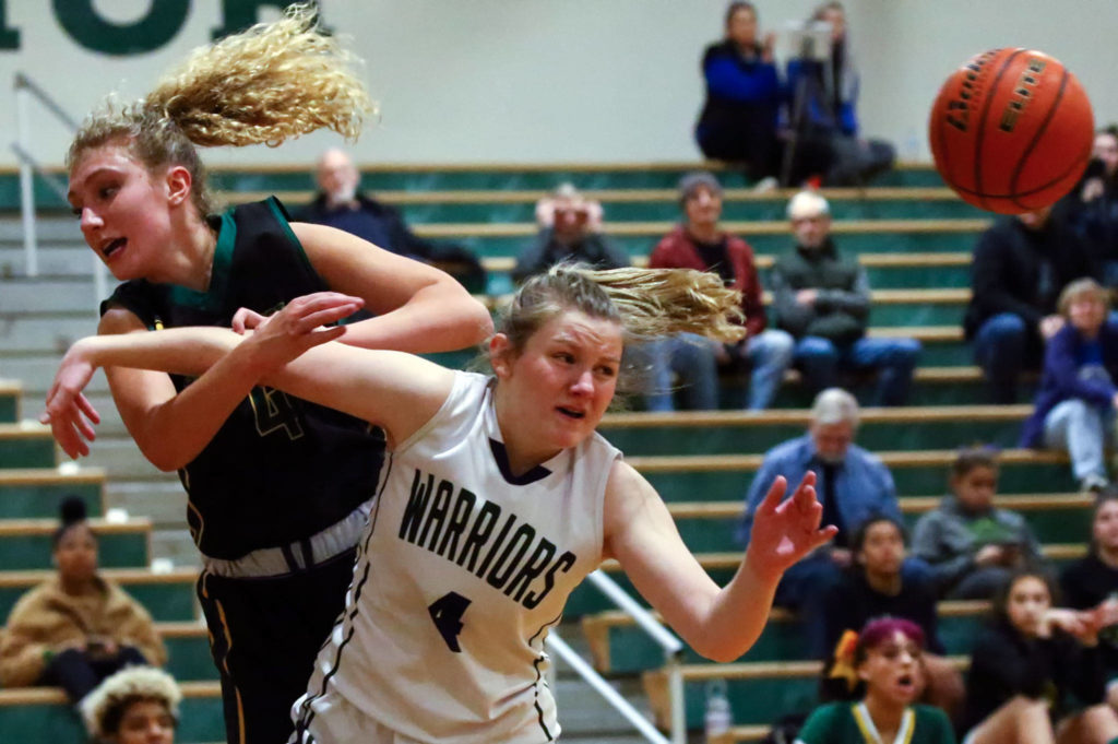 Shorecrest defeated Edmonds-Woodway 59-52 in overtime.Tuesday evening at Edmonds-Woodway Hiigh School in Edmonds on February 4, 2020. (Kevin Clark / The Herald)
