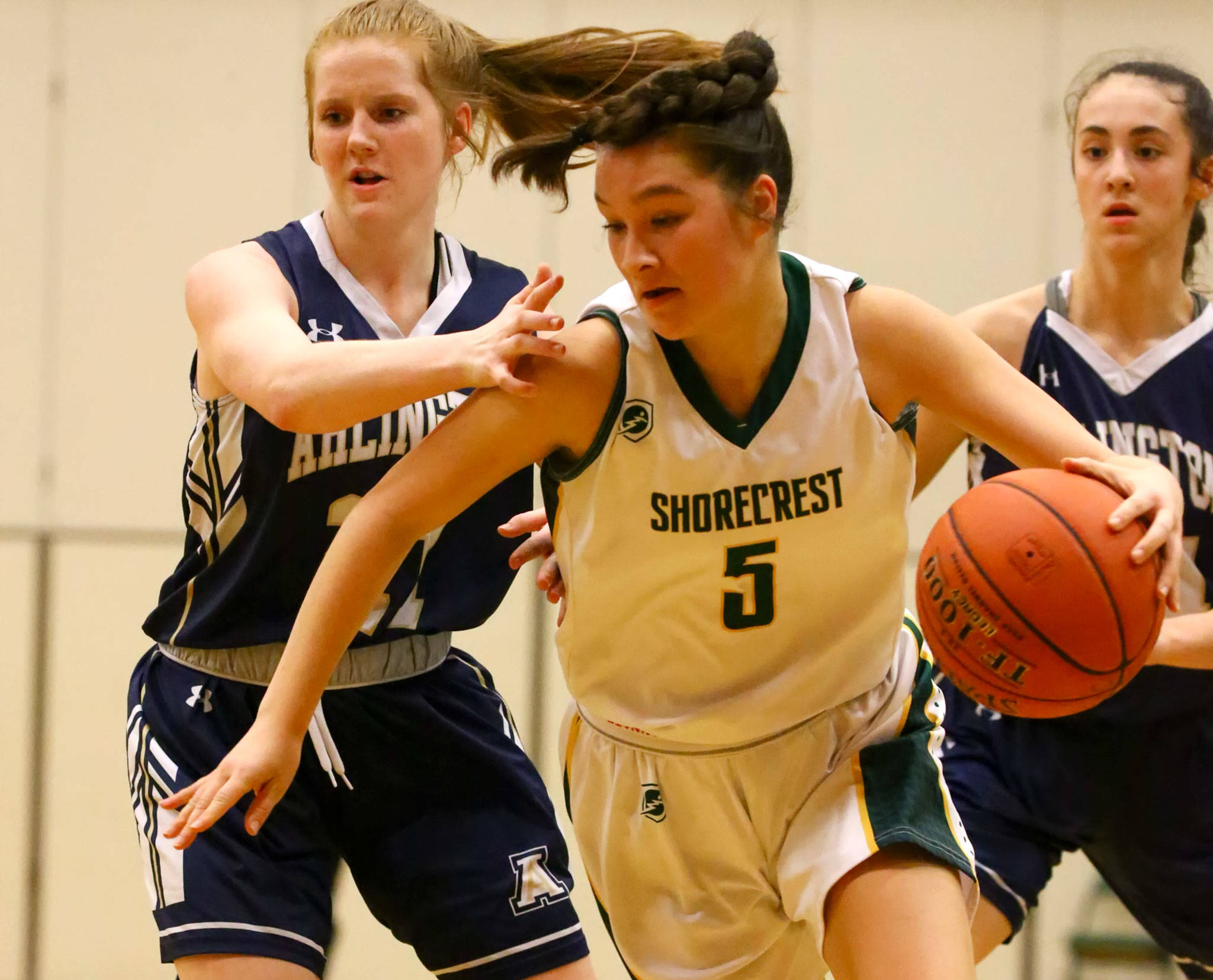 The Shorecrest and Arlington girls basketball teams are tied atop the Wesco 3A/2A standings heading into Monday night’s regular-season finales. The Scots hold the head-to-head tiebreaker by virtue of beating the Eagles earlier this season. (Kevin Clark / The Herald)