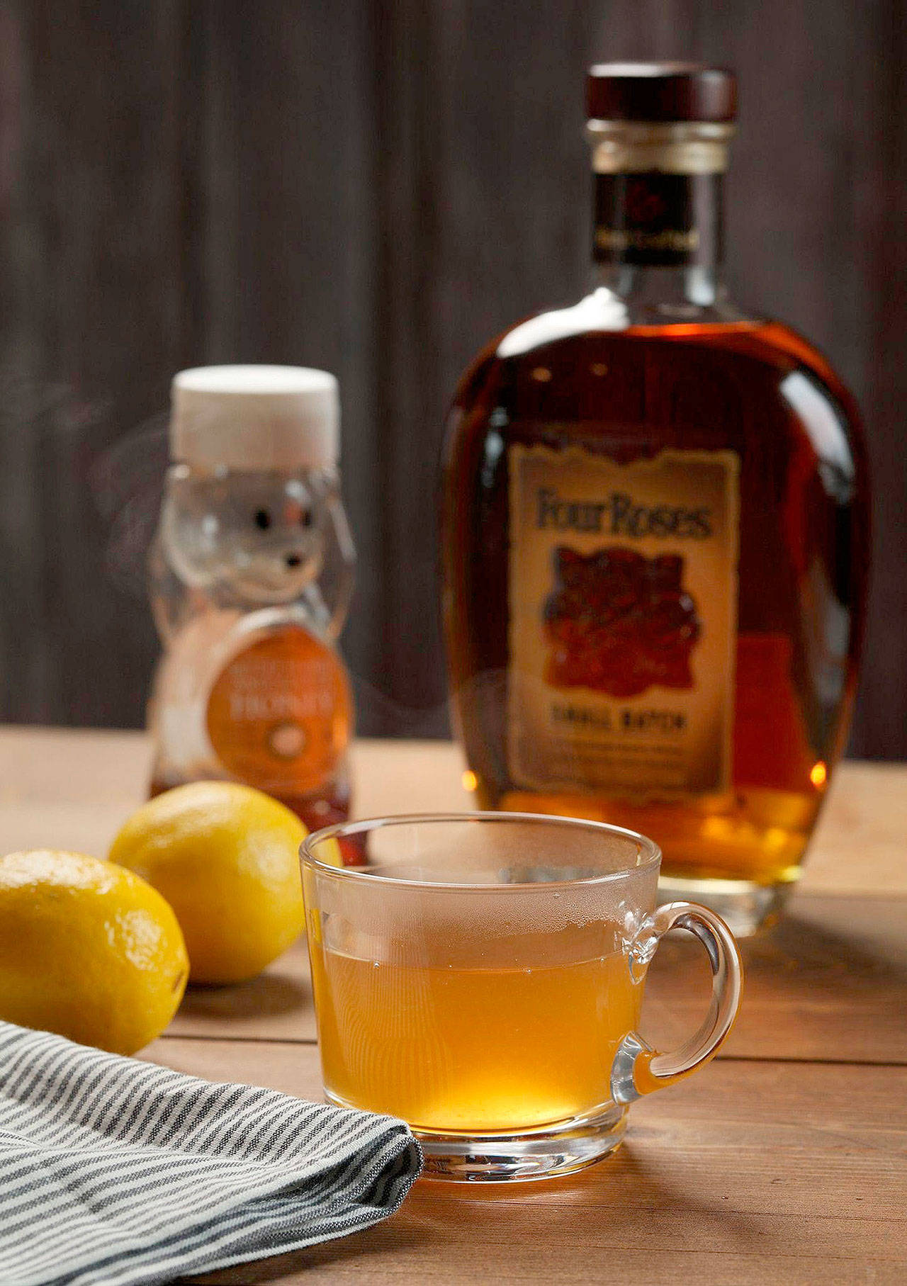 The hot toddy is the simplest of drinks: Combine your choice of brown spirit, such as bourbon or rum, with lemon juice, honey and hot water. (Abel Uribe / Chicago Tribune)