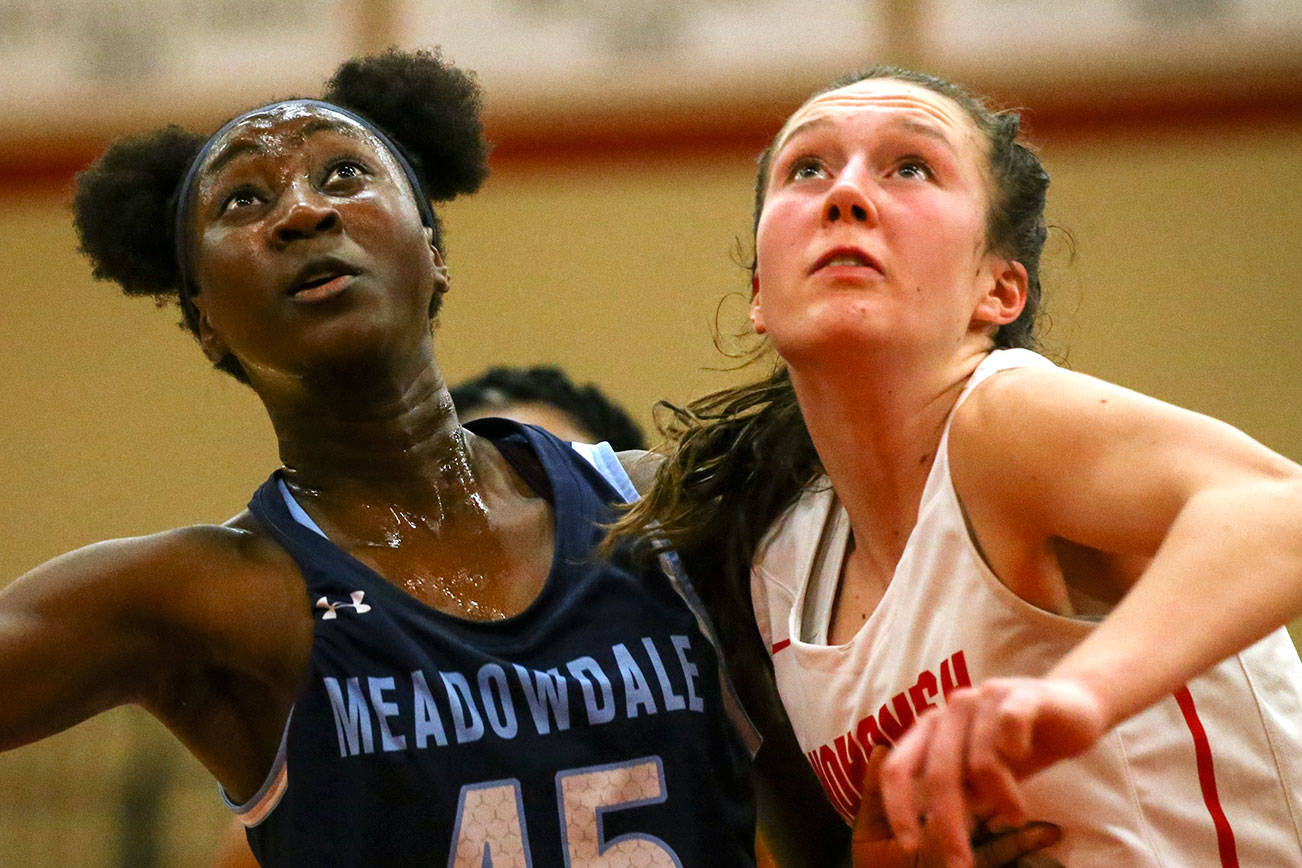 Suffocating defense lifts Snohomish girls over Meadowdale