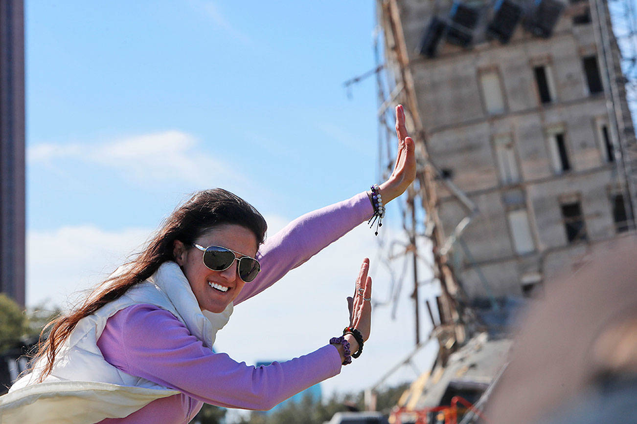 ‘Leaning Tower of Dallas’ endures blows from wrecking ball