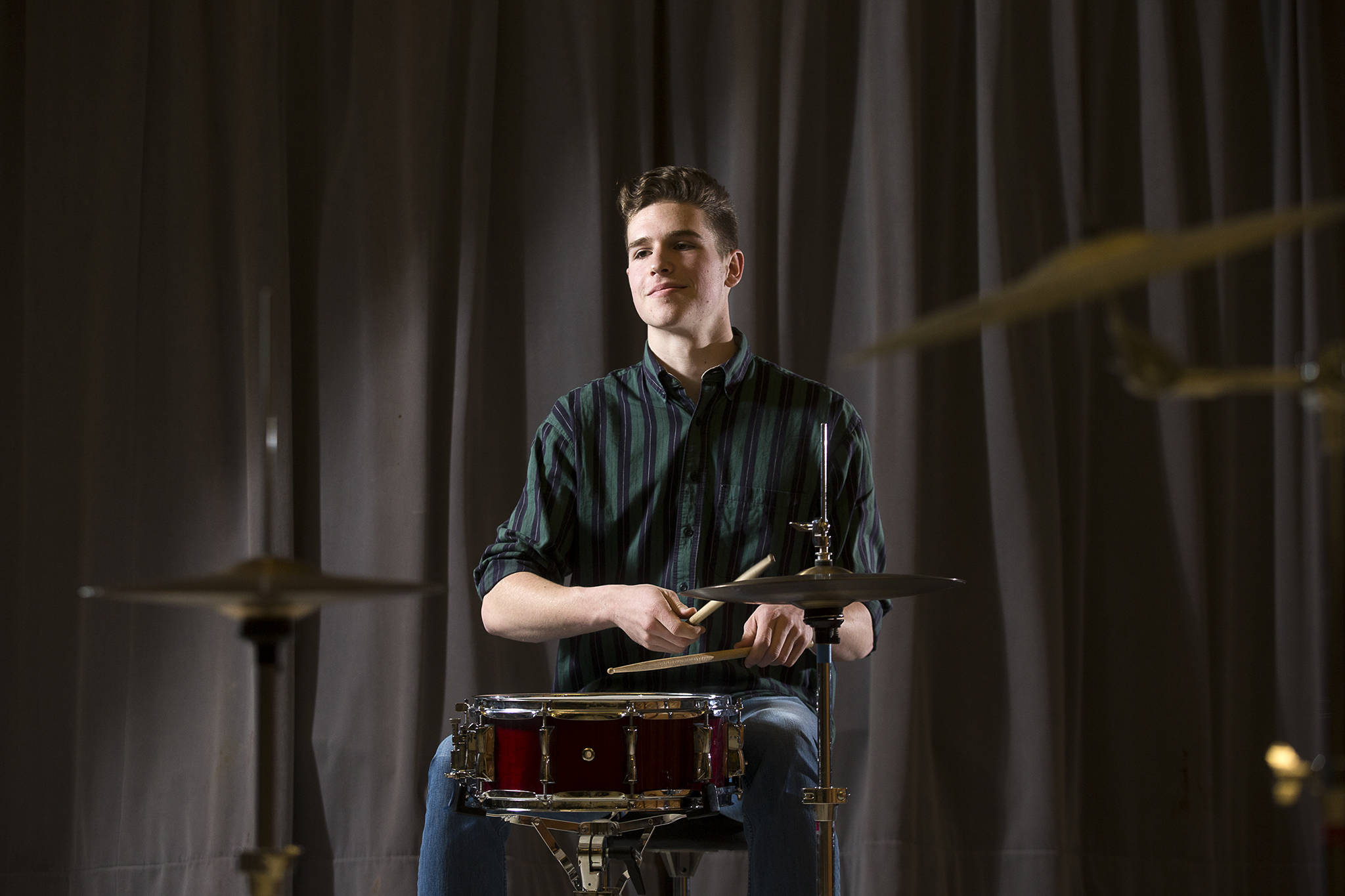 Mountlake Terrace senior Josh Setala, the “tall guy who plays drums,” has applied to study music at San Francisco Conservatory, the University of Washington and DePaul University in Chicago. (Andy Bronson / The Herald)