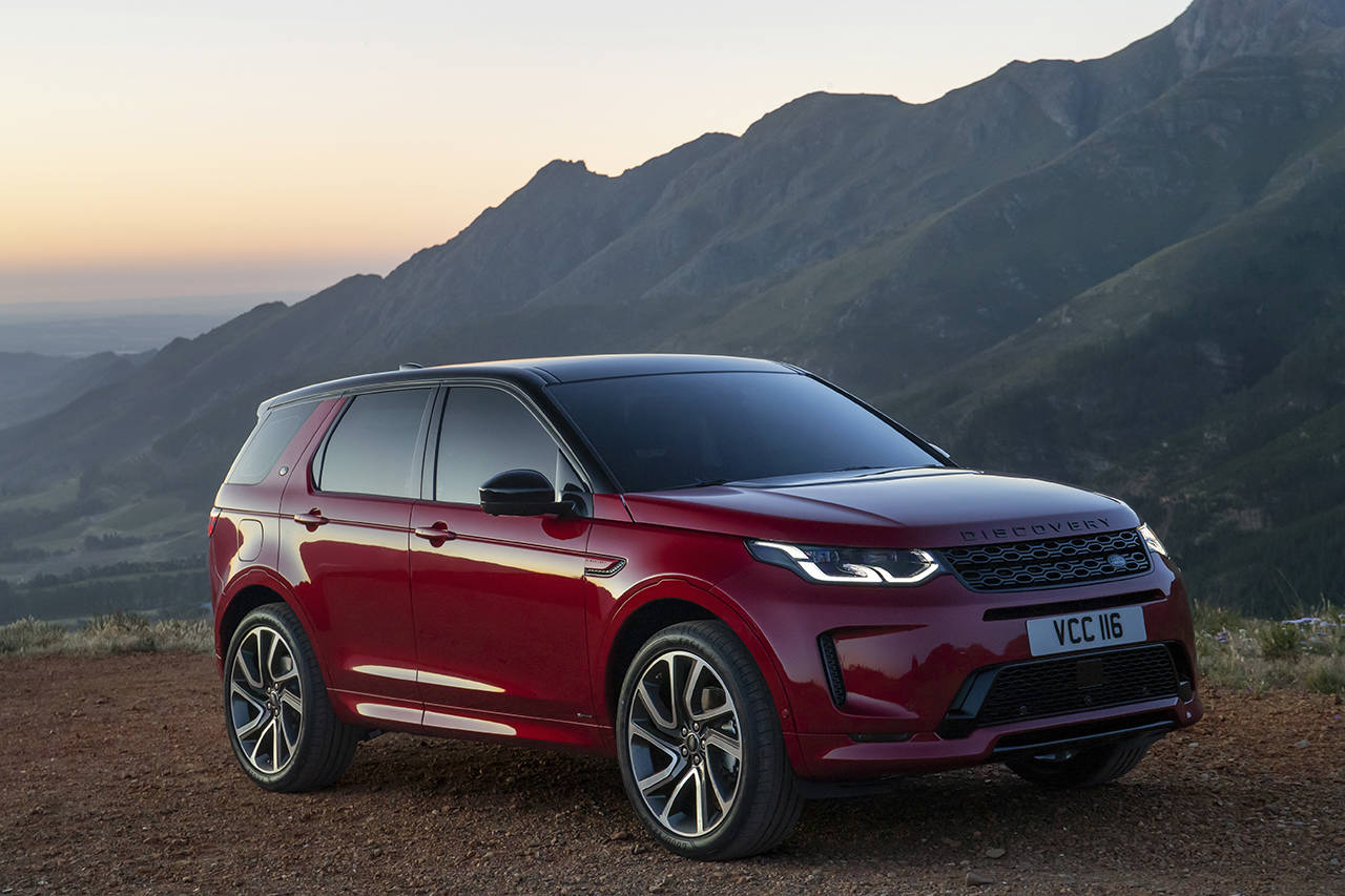 Styling changes on the 2020 Land Rover Discovery Sport include a new grille, LED lights, and new bumpers. (Manufacturer photo)