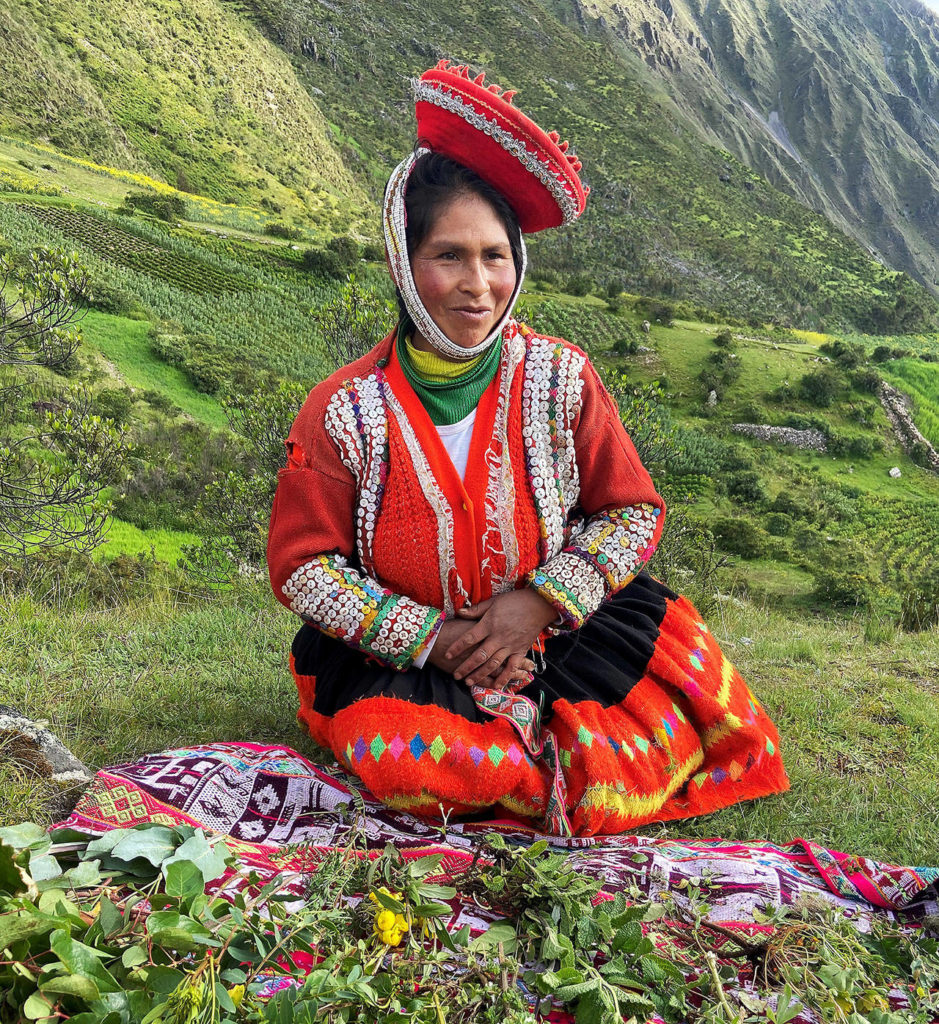 A woman in Peru shows her handicrafts. (Courtesy Caroline Overstreet)
