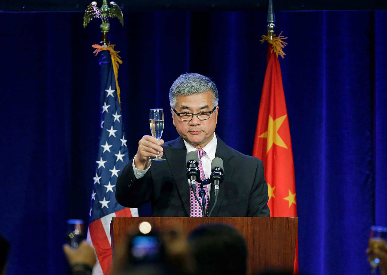 Former United States ambassador to China and former Washington Gov. Gary Locke raises a toast to Chinese President Xi Jinping at a banquet in Seattle in 2015. (AP Photo/Ted S. Warren, file)