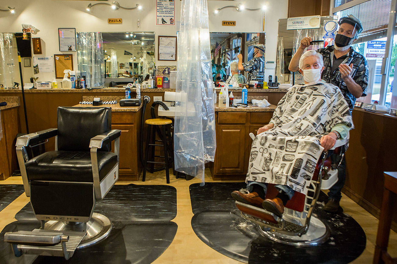 WWII veteran, Lake Stevens barber both waited out shutdown