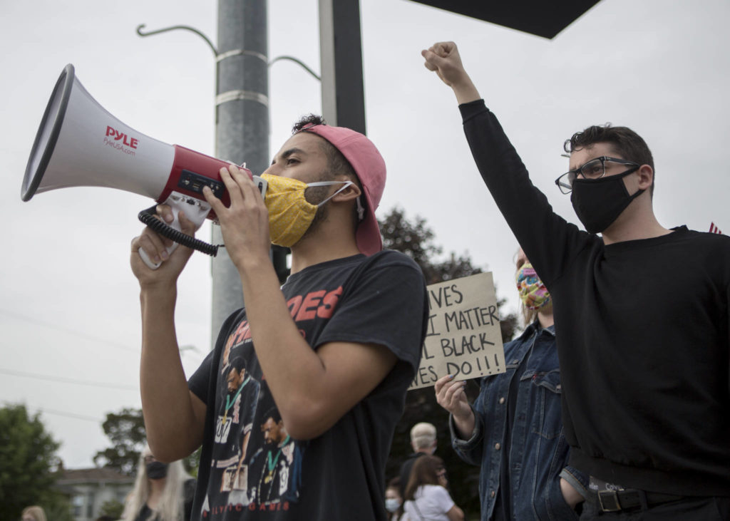 Drake Wilson leads protesters in a chant on Friday, June 19, 2020 in Snohomish, Wa. (Olivia Vanni / The Herald)
