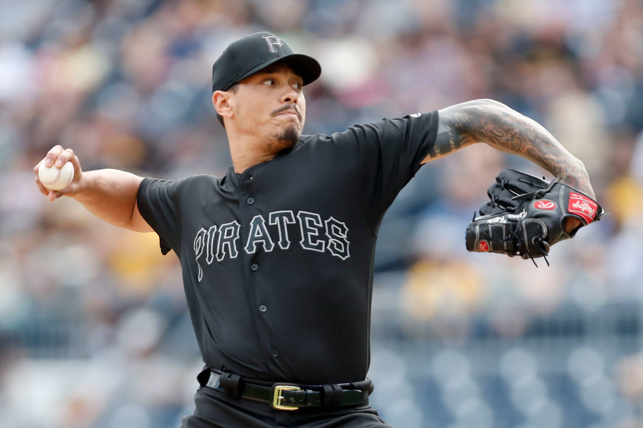 Pirates relief pitcher Keone Kela, an Everett Community College alum, throws against the Reds during a game on Aug. 25, 2019, in Pittsburgh. (AP Photo/Keith Srakocic)