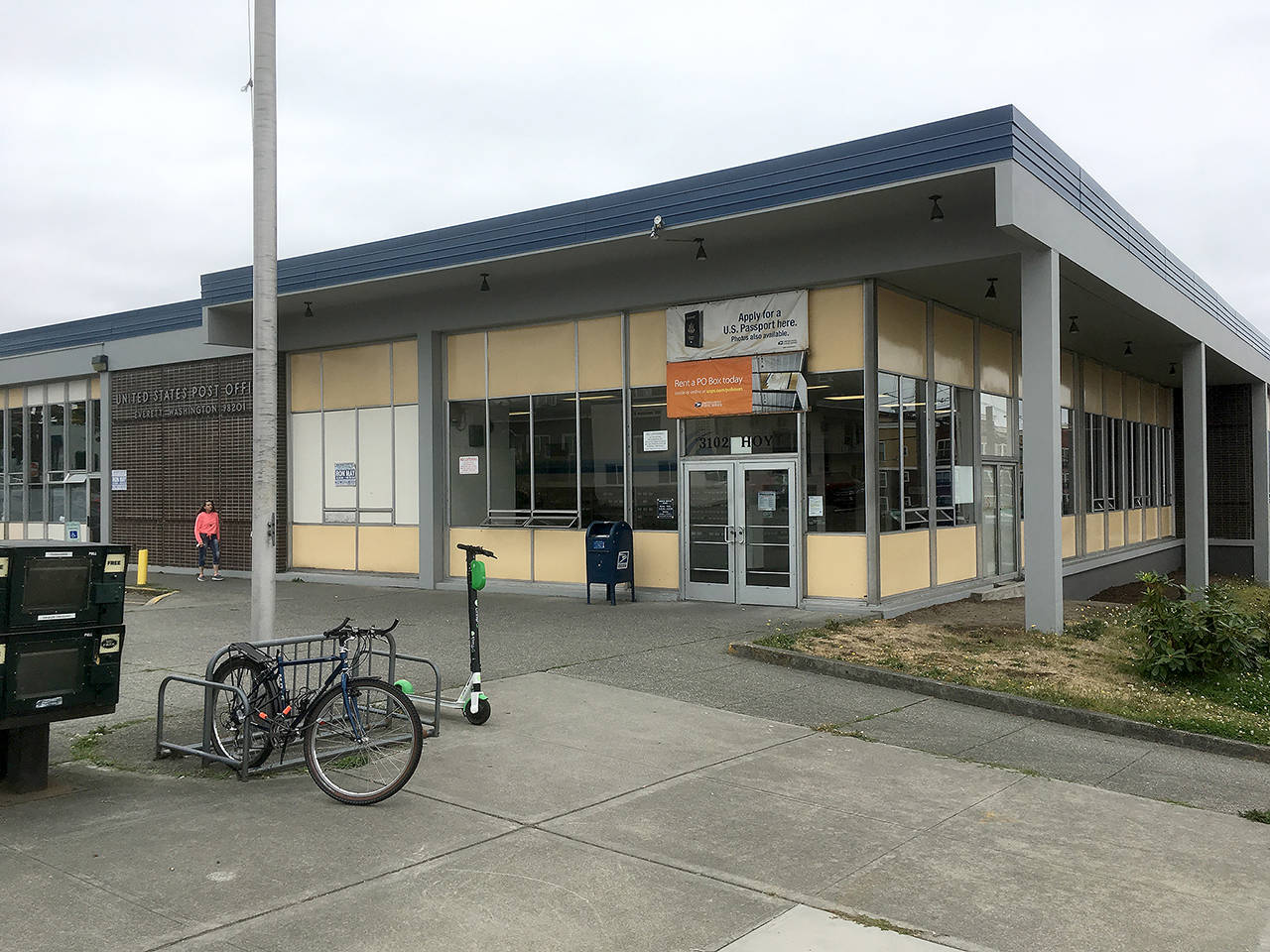 Everett Post Office. (Sue Misao / Herald file)