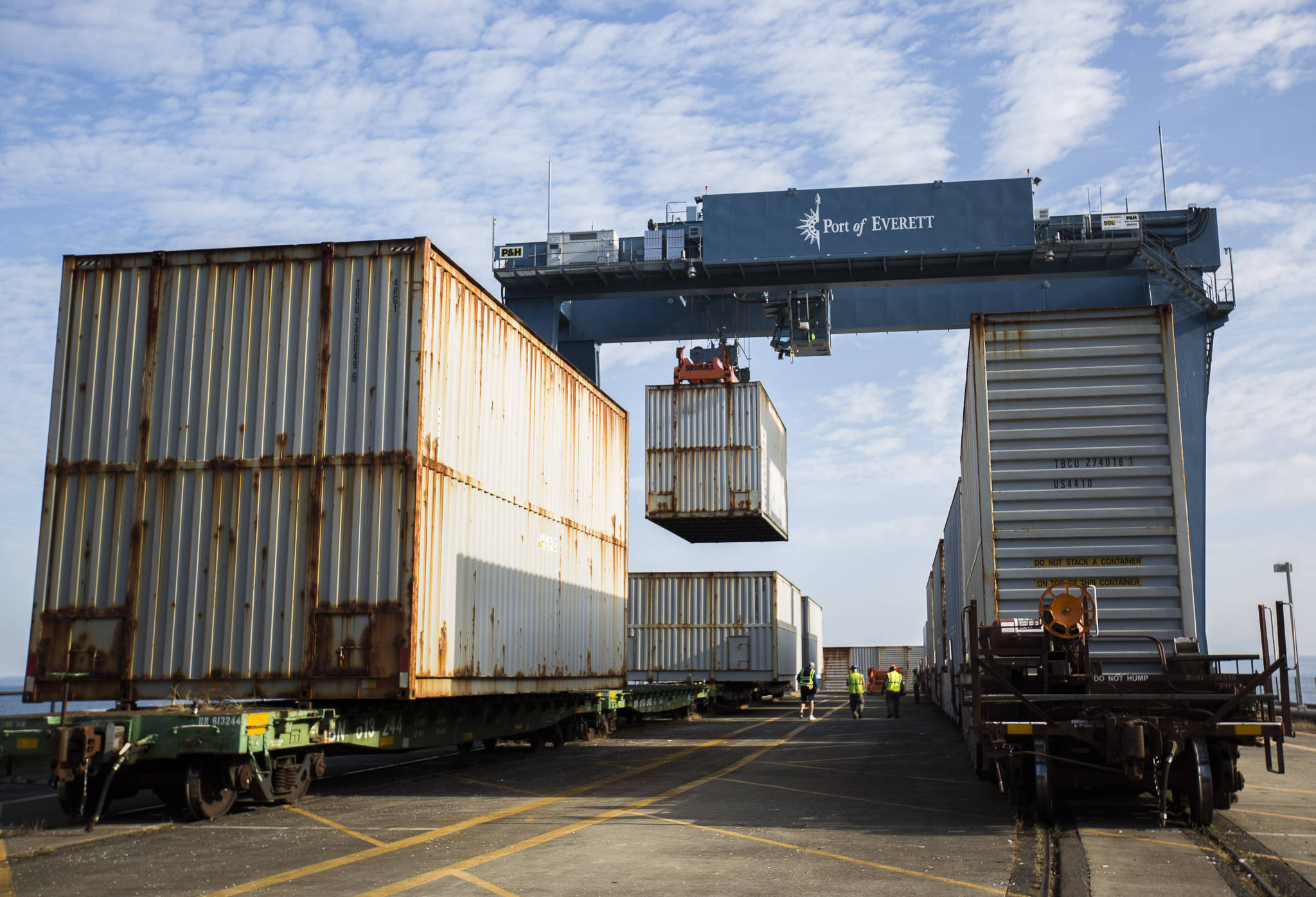 At the Port of Everett, airplane cargo bound for the Boeing plant is unloaded Thursday. (Olivia Vanni / The Herald)