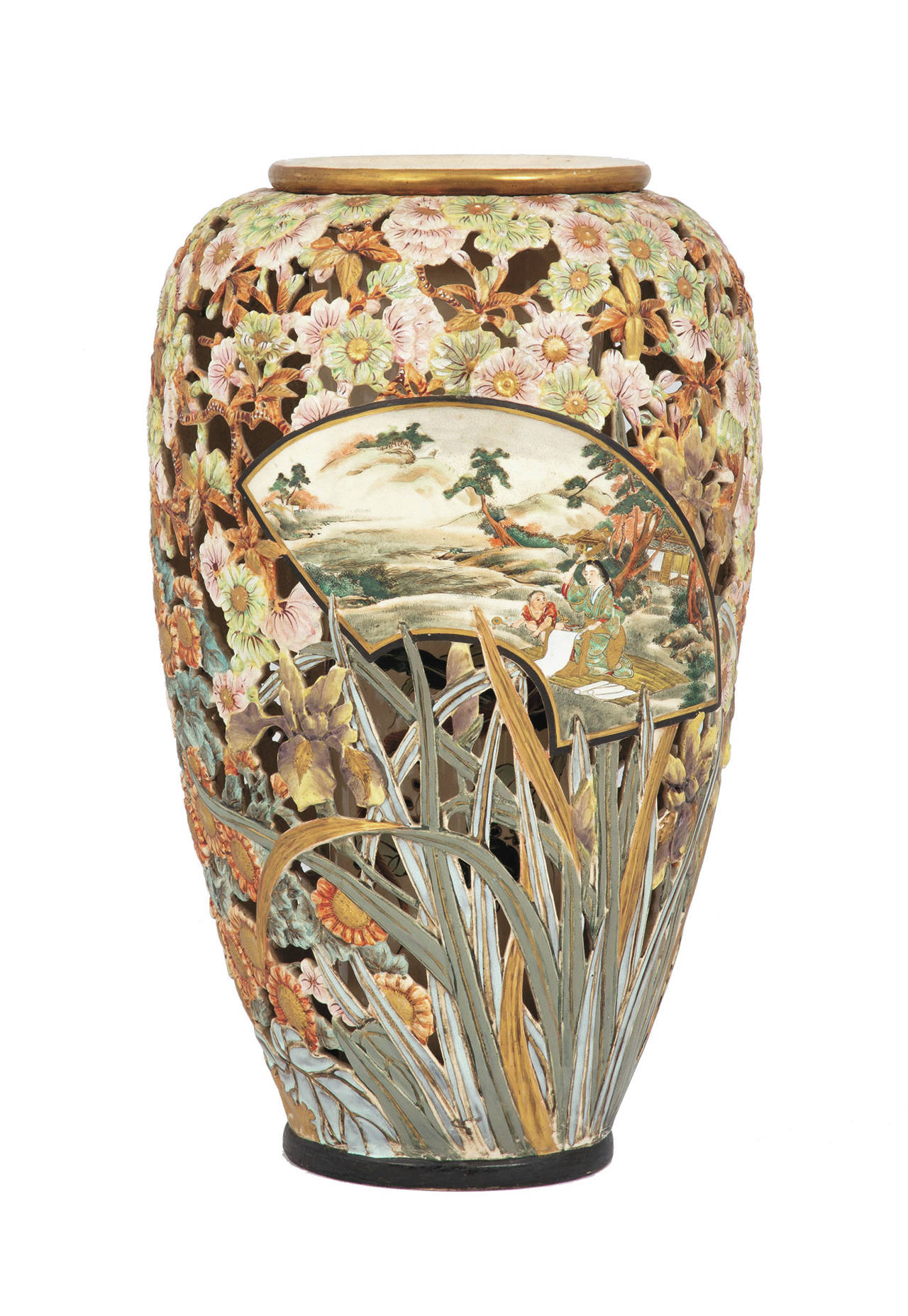 This Satsuma vase with intricate reticulation and decoration brought over $14,000 at a Cottone auction. (Cowles Syndicate Inc.)
