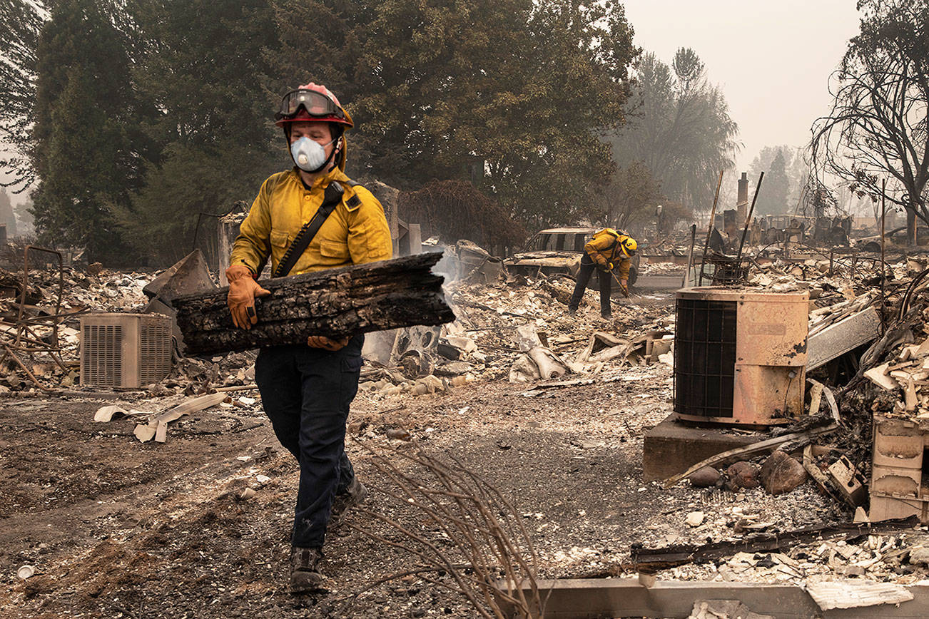 Death tolls climb on West Coast as large wildfires continue