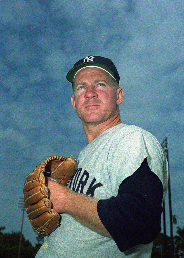 Whitey Ford, New York Yankees' Hall of Fame pitcher, dies at age 91