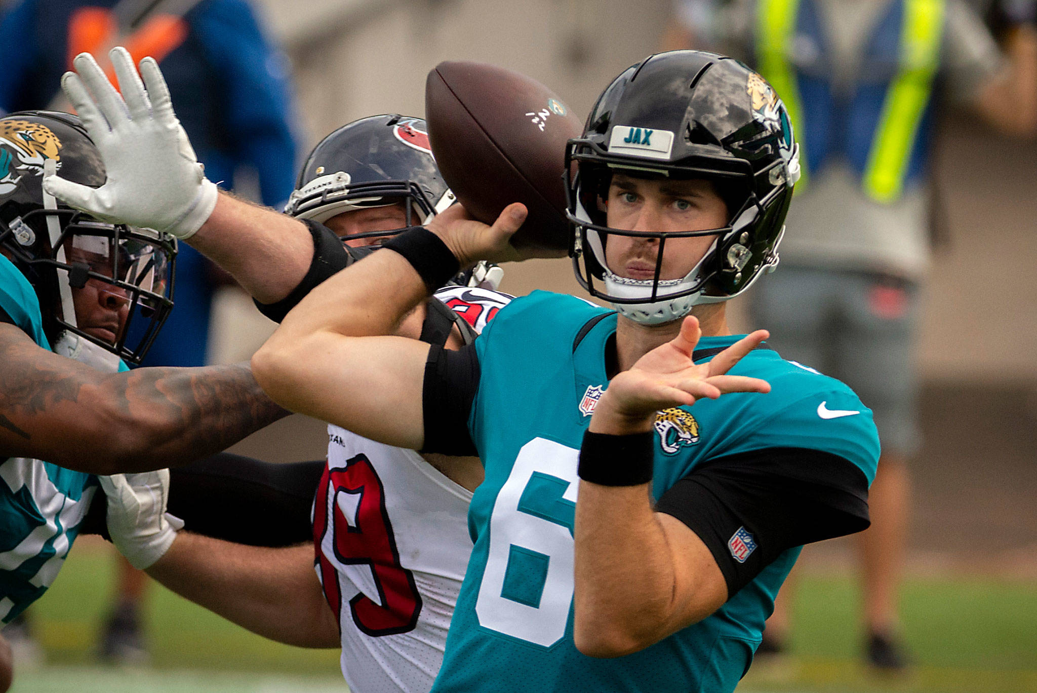 Jaguars quarterback Jake Luton, a Marysville Pilchuck alum, throws a pass against Texans during a game Nov. 8, 2020, in Jacksonville, Fla. (AP Photo/Stephen B. Morton)